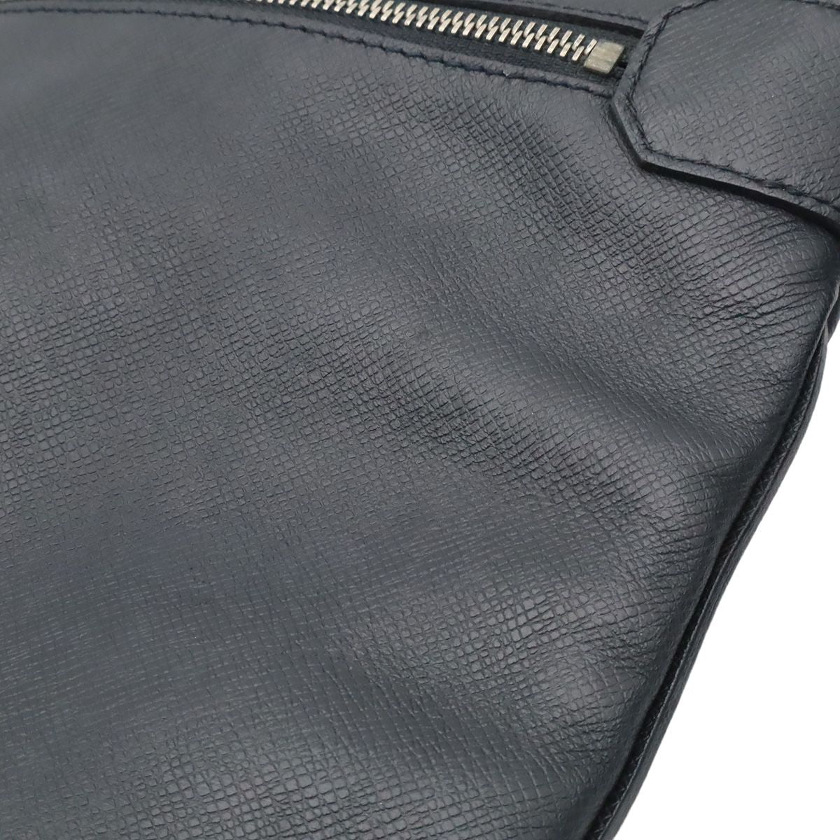 Louis Vuitton Taiga Sasha Shoulder Bag Crossbody No Gusset Boreal Navy Silver — view 9