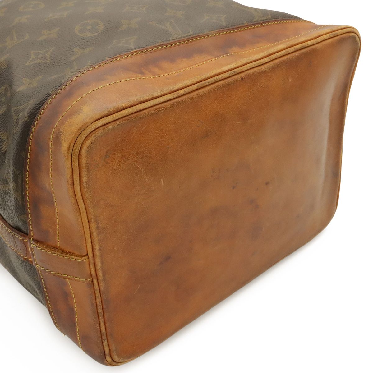 Louis Vuitton Monogram Noe Shoulder Bag Semi Drawstring — view 3