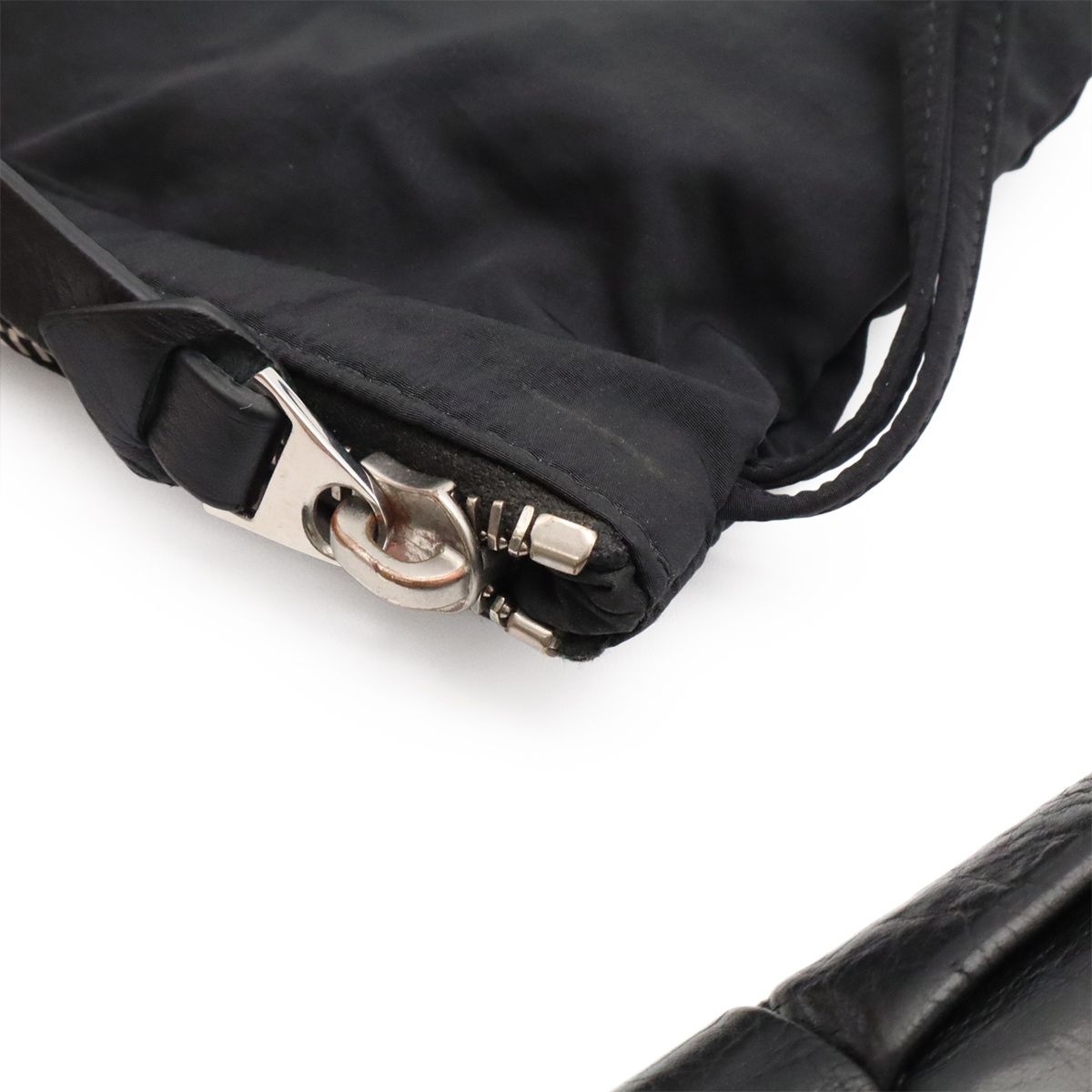 Bottega Veneta the Stretch Cassette Camping Shoulder Bag Maxi Intre Leather — view 7
