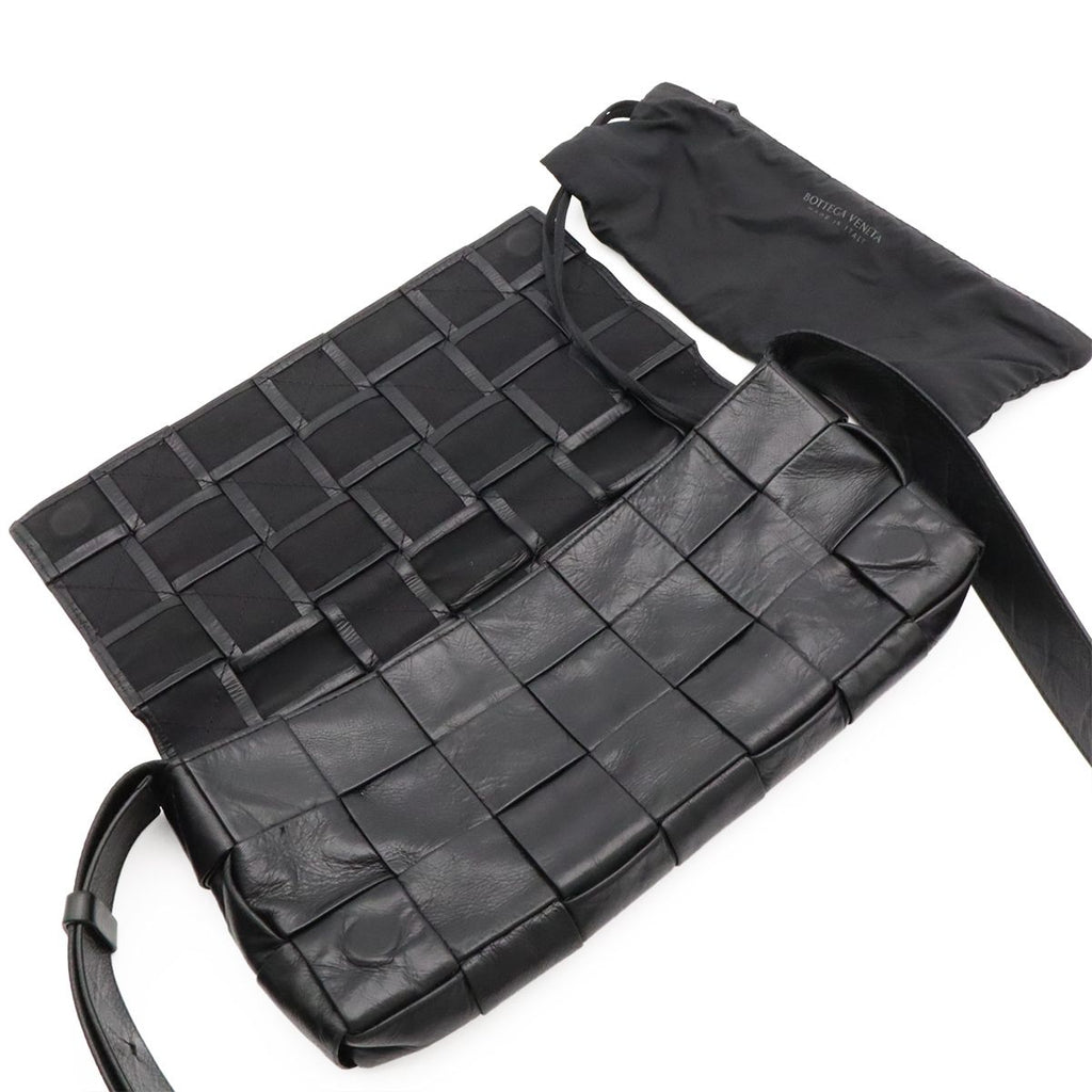 Bottega Veneta the Stretch Cassette Camping Shoulder Bag Maxi Intre Leather — view 6