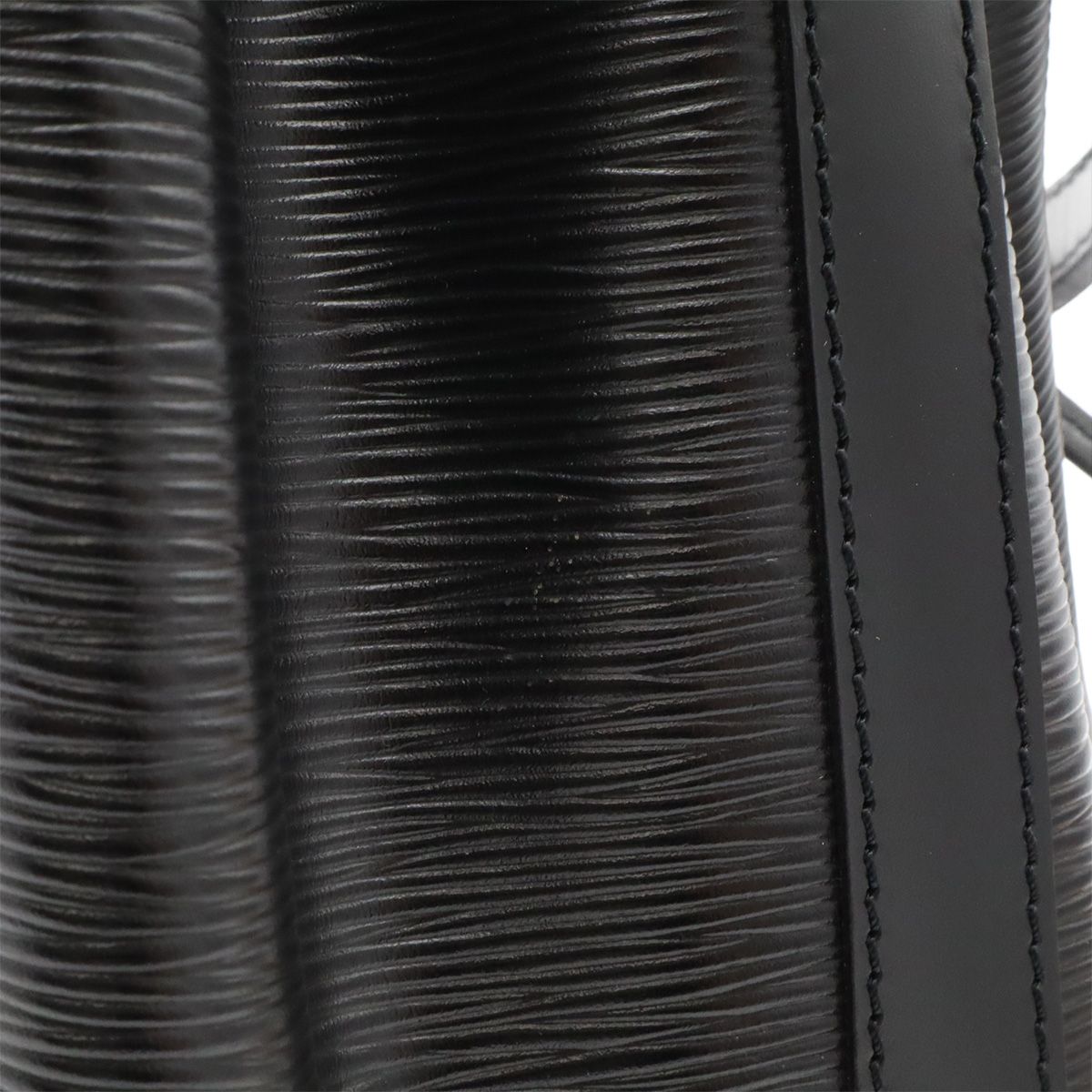 Louis Vuitton Epi Noe Shoulder Bag Drawstring Noir Black Gold — view 6