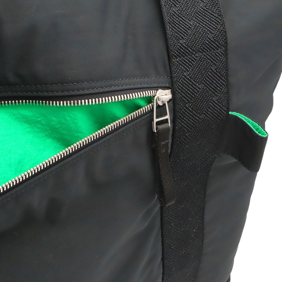 Bottega Veneta Boston Bag 2-Way Nylon Black Green — view 8