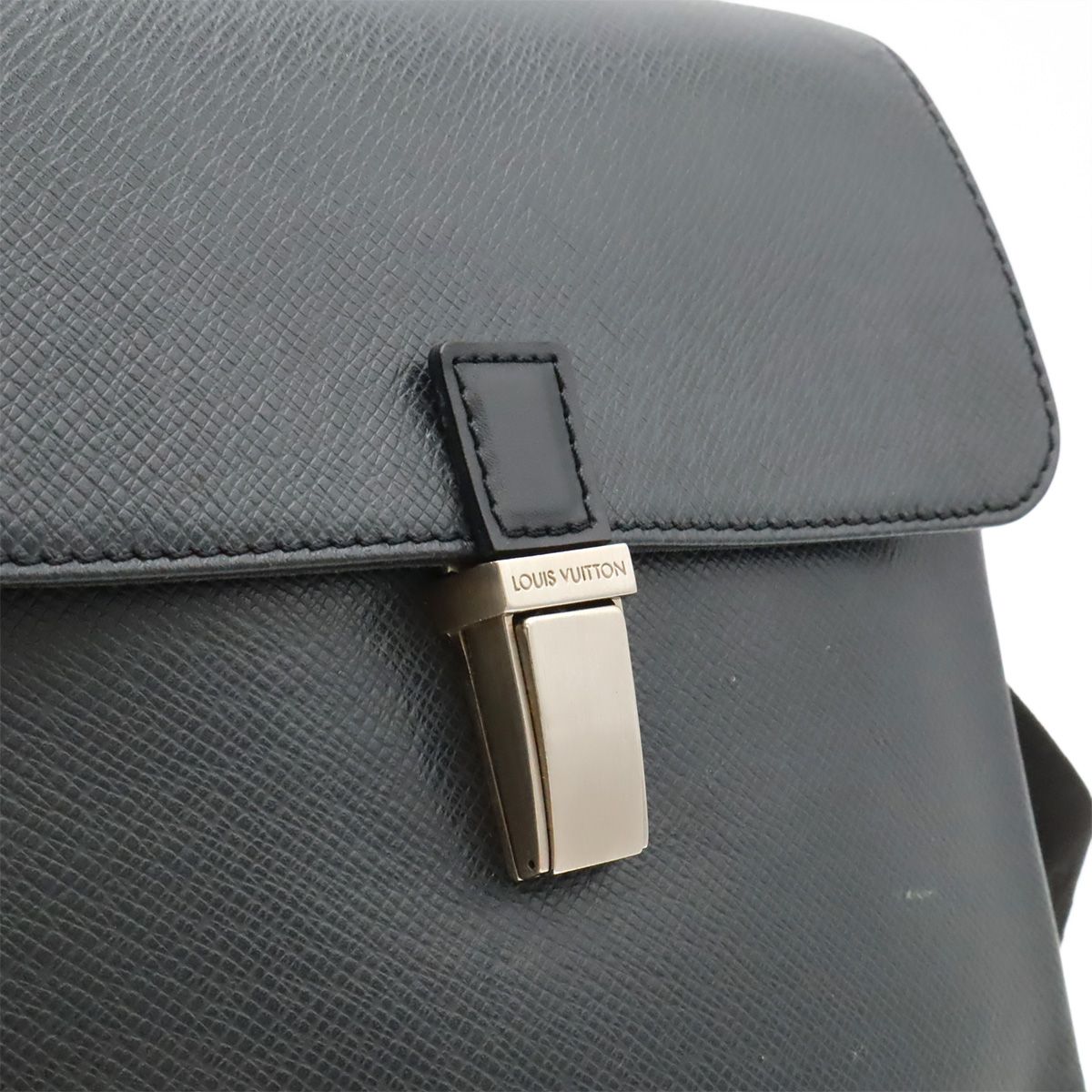 Louis Vuitton Taiga Shoulder Bag Crossbody Leather Ardoise Black — view 9