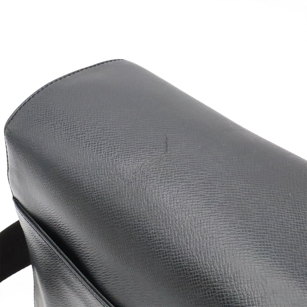 Louis Vuitton Taiga Shoulder Bag Crossbody Leather Ardoise Black — view 7