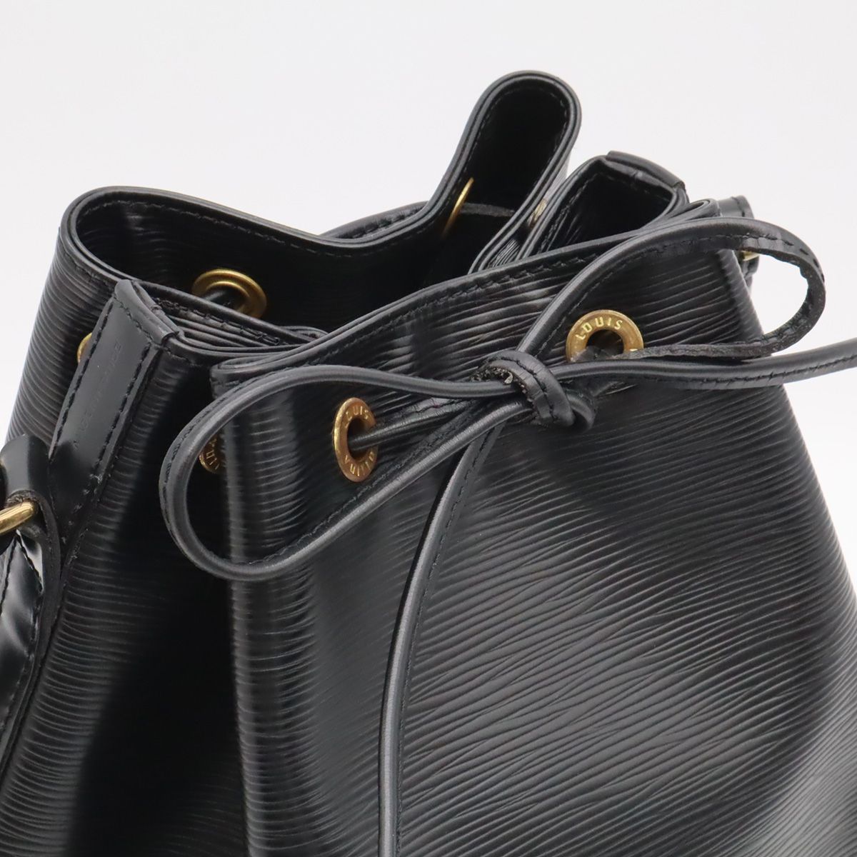 Louis Vuitton Epi Noe Shoulder Bag Drawstring Noir Black Gold — view 4