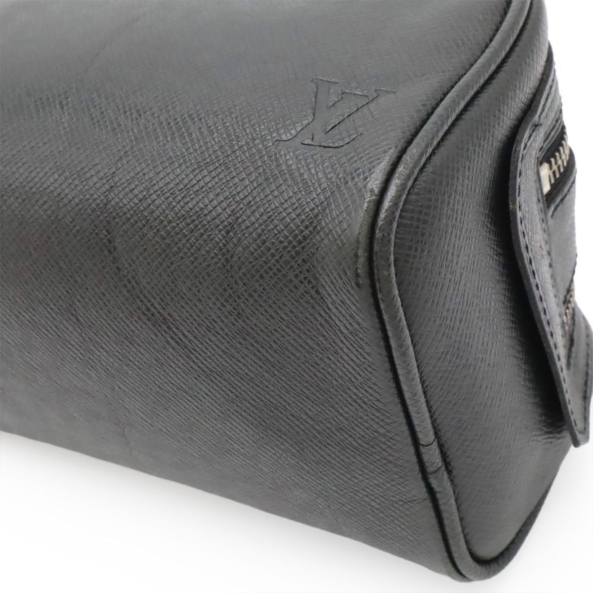 Louis Vuitton Taiga Trousse Yvan Clutch Pouch Leather Ardoise Black — view 3