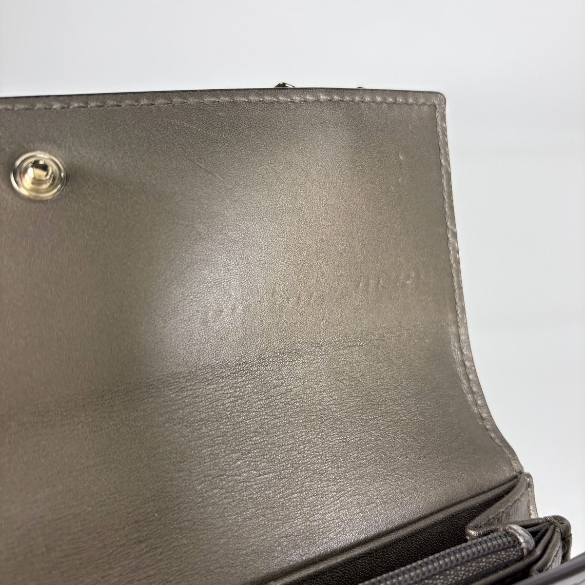 Gucci Wallet Micro Guccissima Signature Ribbon Enamel Patent Leather Gray — view 5