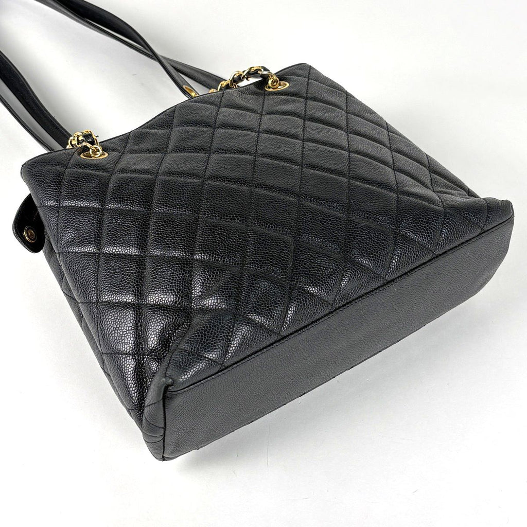 Chanel Tote CC Logo Caviar Leather Black — view 2