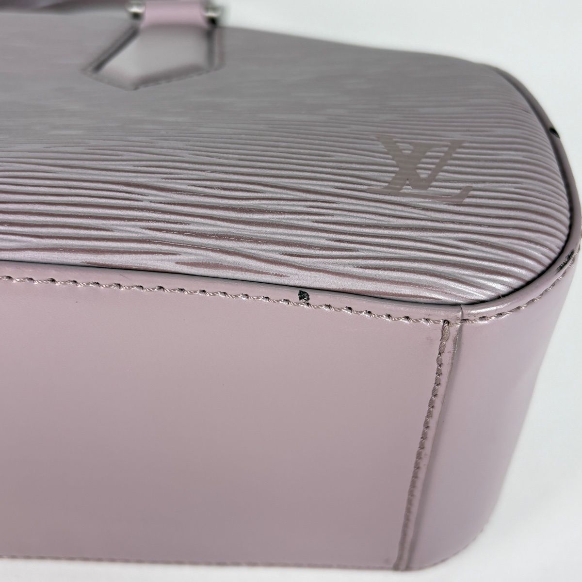 Louis Vuitton Jasmine Handbag Epi Lilac — view 4