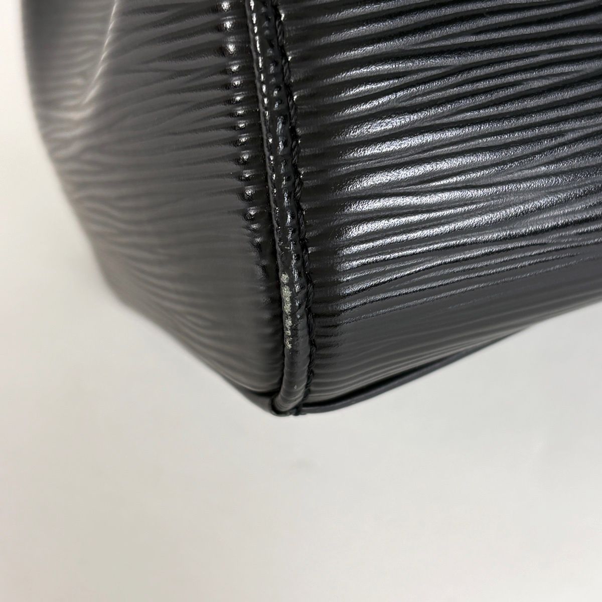 Louis Vuitton Blair MM Handbag 2-Way Epi Noir — view 3