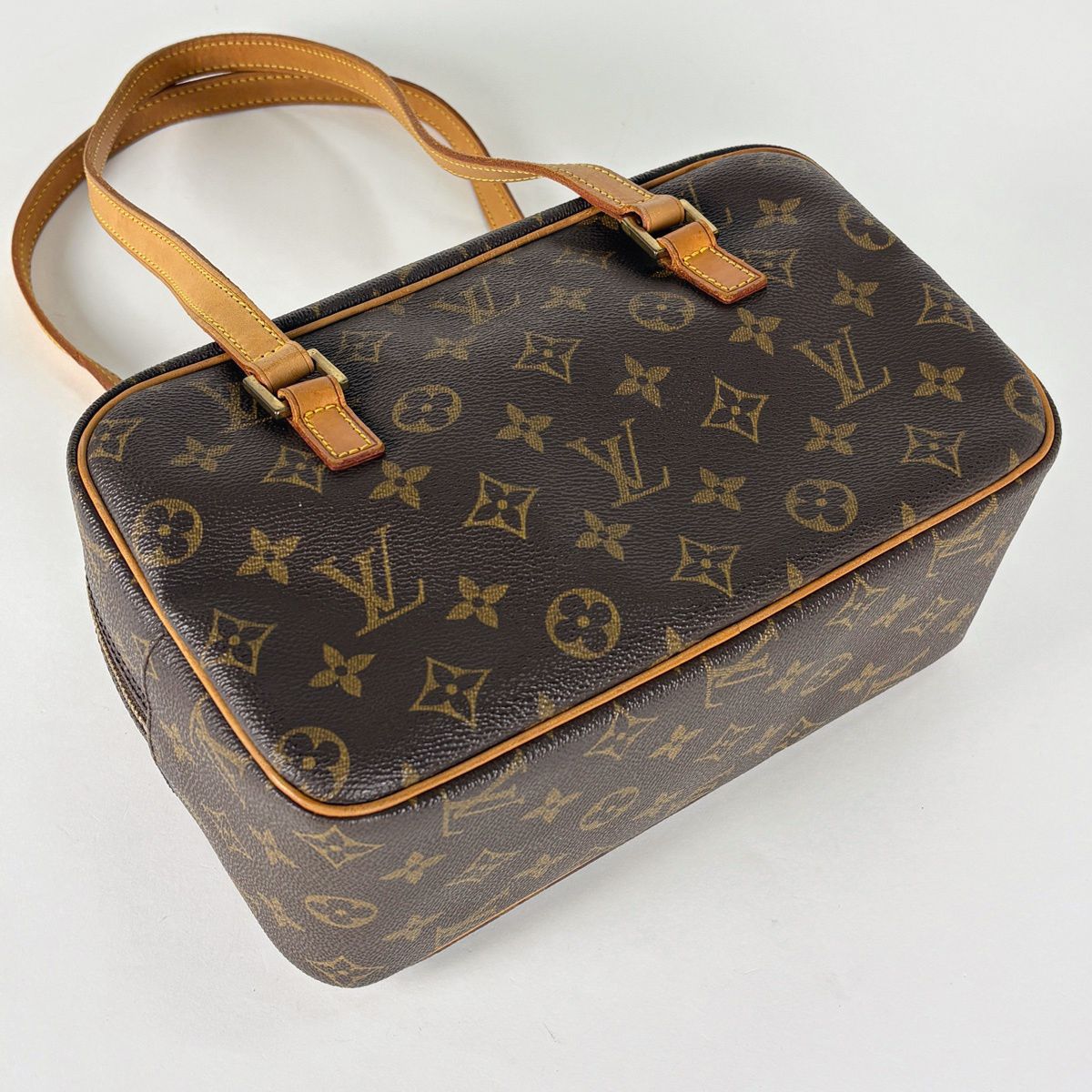 Louis Vuitton Cite MM Shoulder Bag Monogram Brown — view 2