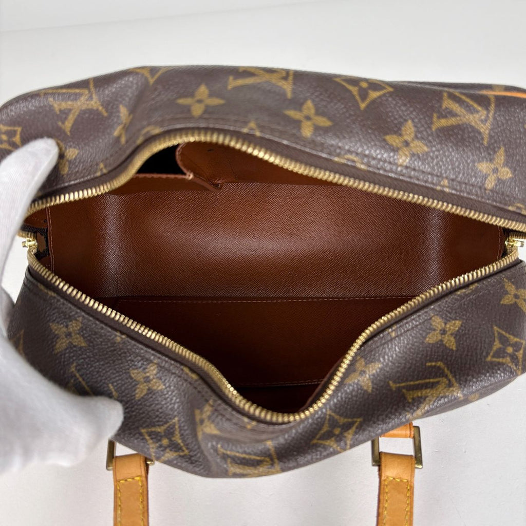 Louis Vuitton Cite MM Shoulder Bag Monogram Brown — view 8