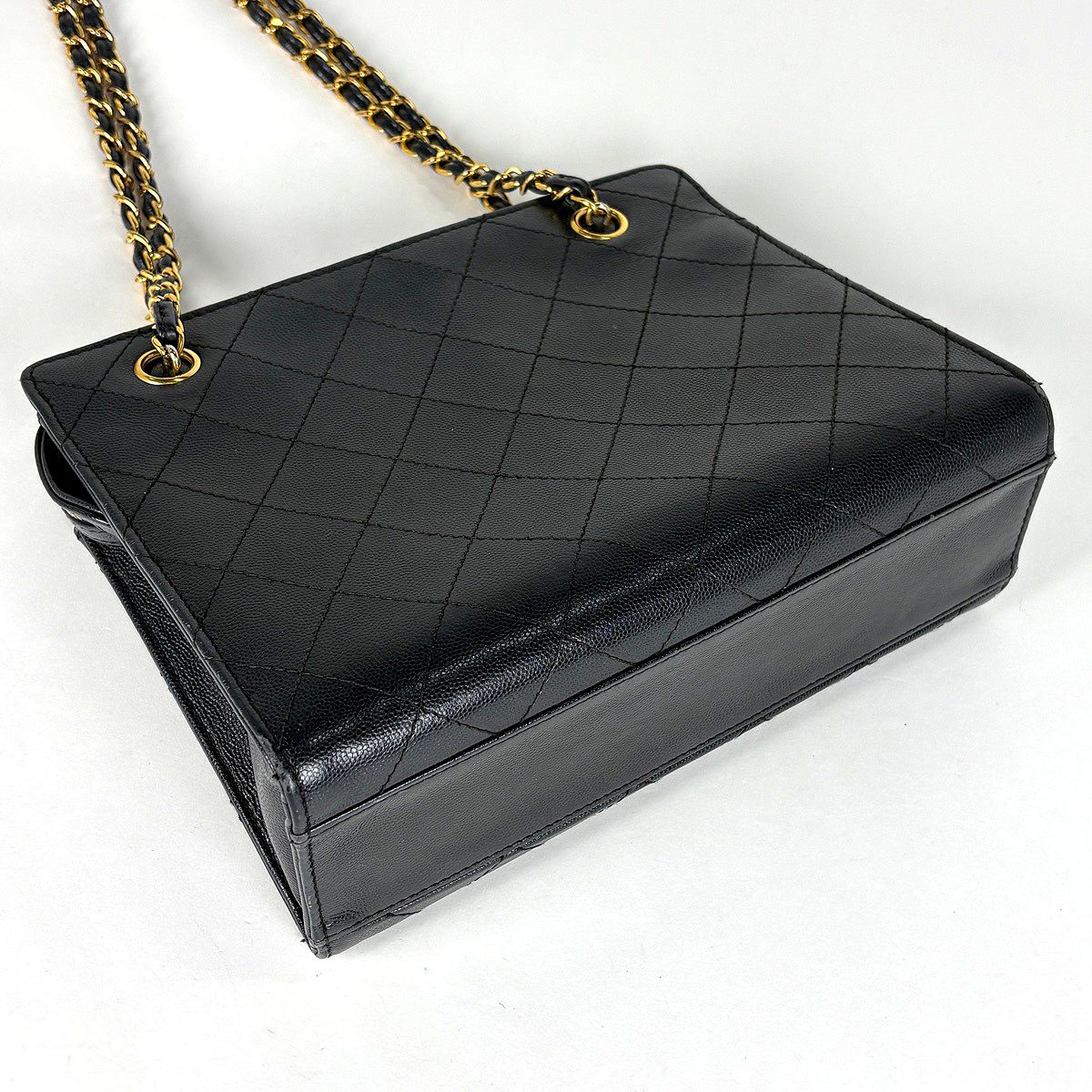 Chanel Shoulder Bag Quilted CC Logo Leather Black — view 2