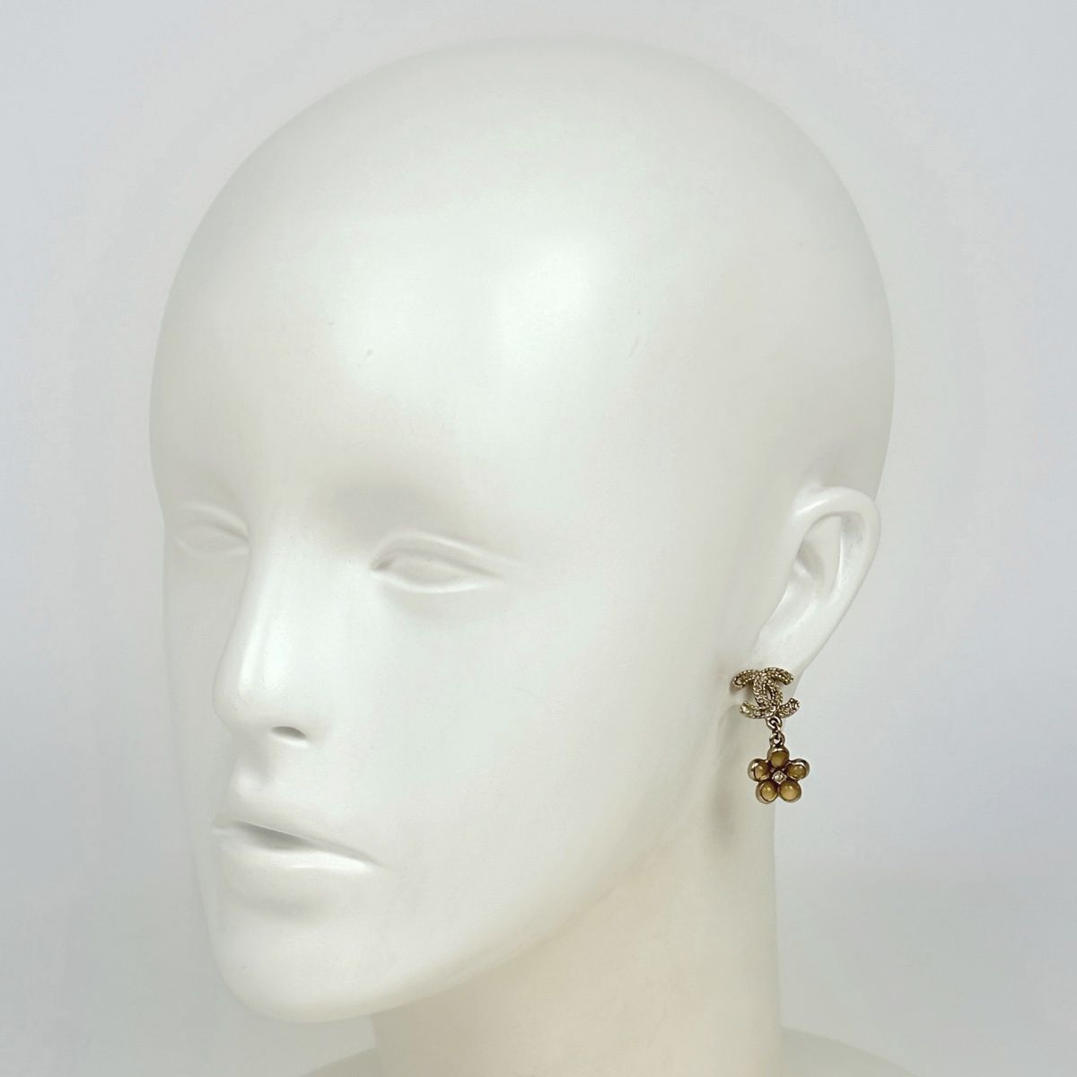 Chanel Earrings CC Logo Flower Swing Rhinestone Gold — view 6