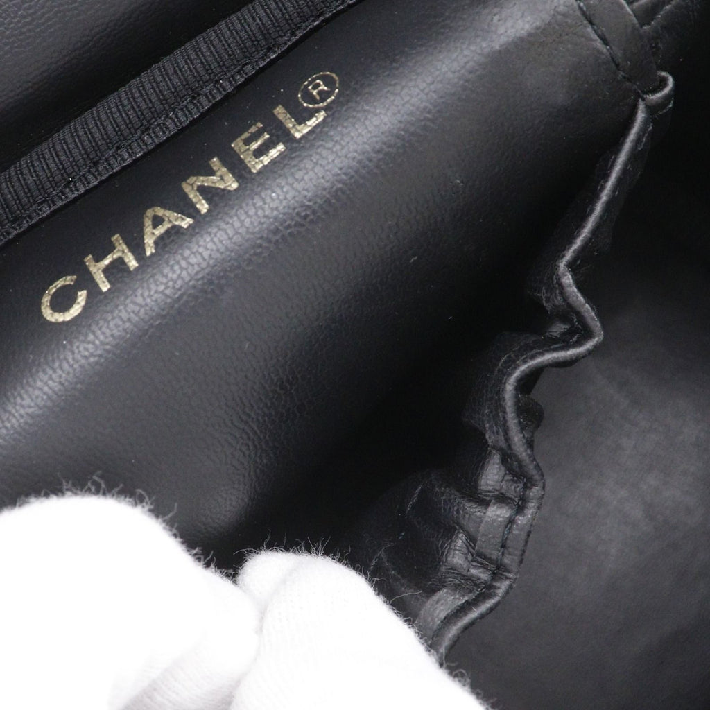 Chanel CC Logo Caviar Leather Black Vanity — view 7