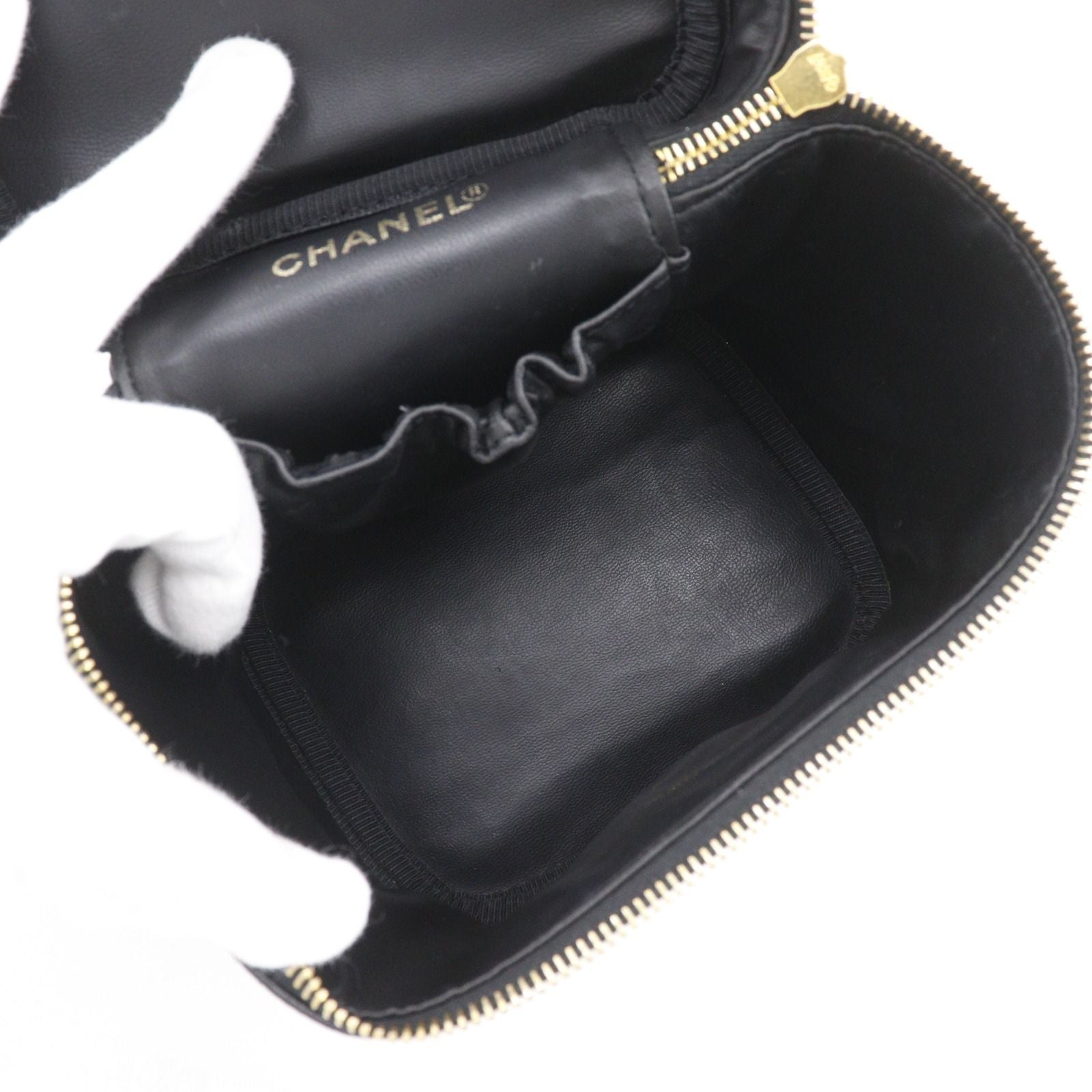Chanel CC Logo Caviar Leather Black Vanity — view 6