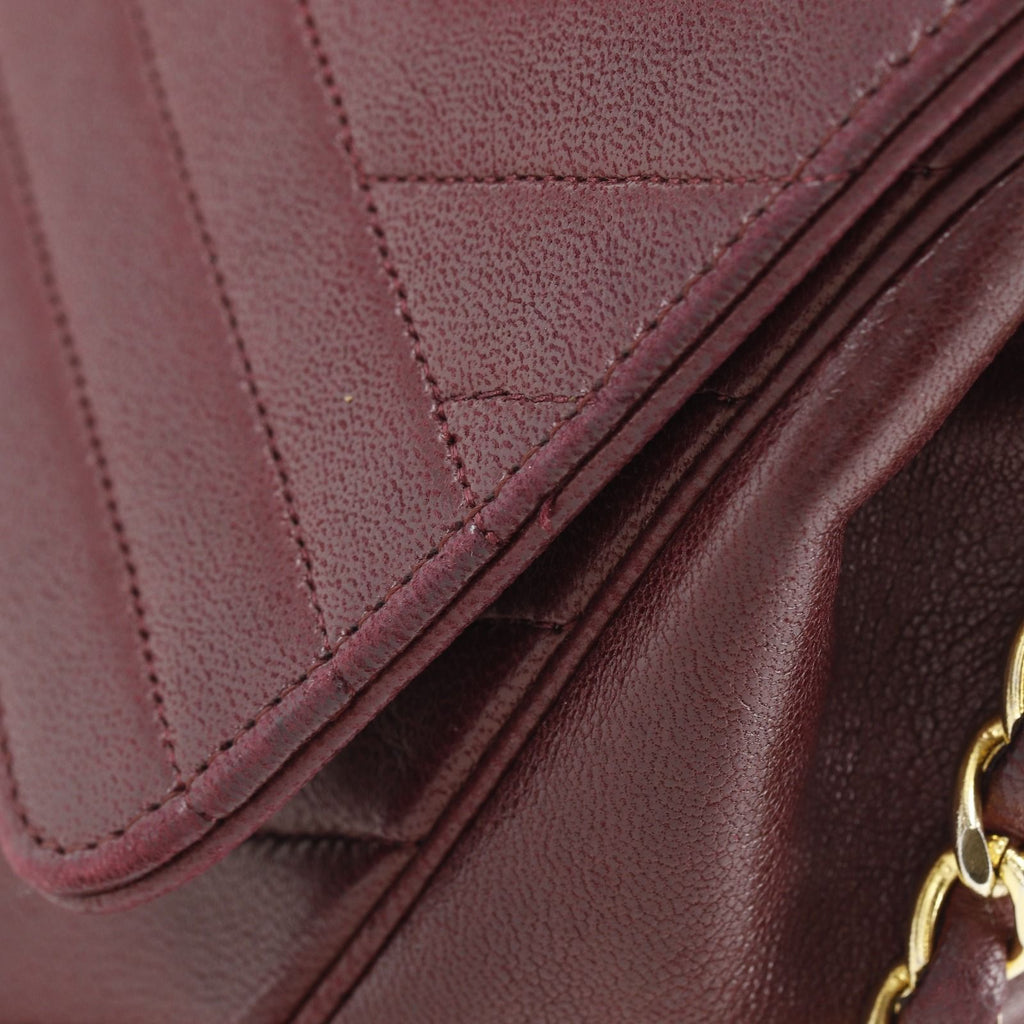 Chanel Blanc Chain Shoulder Vintage Calf Bordeaux — view 9
