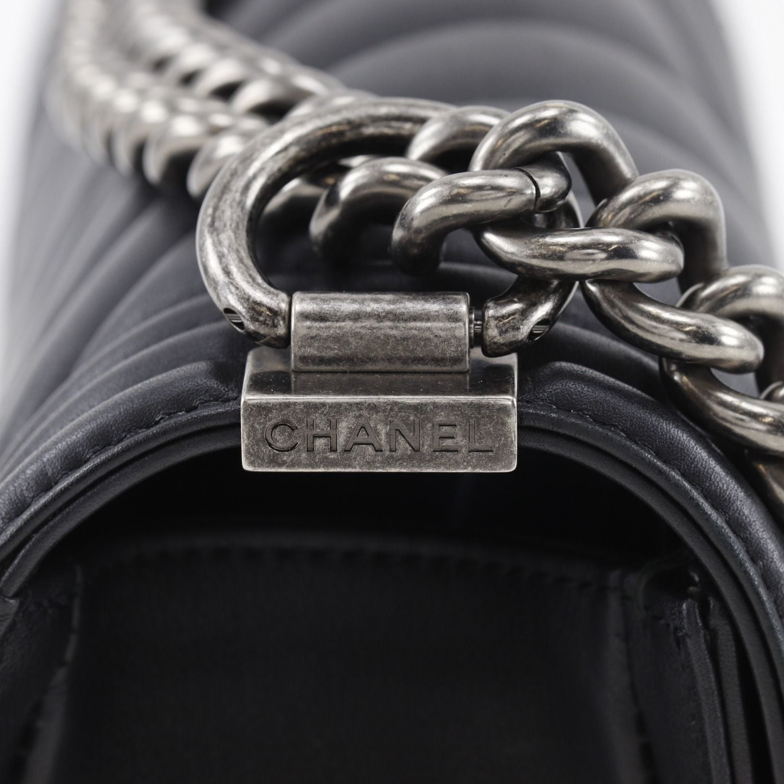 Chanel Boy 25 Chain Shoulder Calf Black — view 9