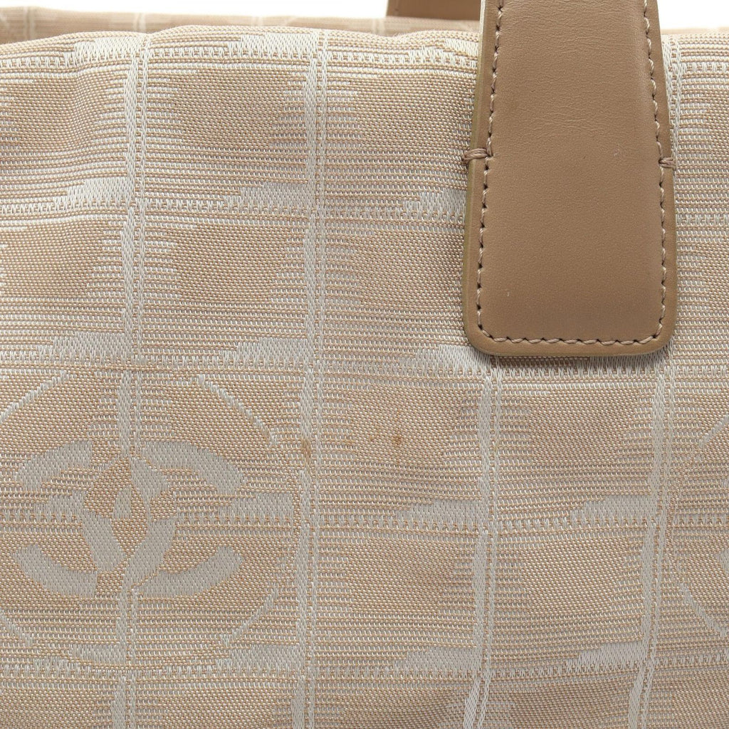 Chanel Tote New Travel Line MM Beige Leather New MM — view 6