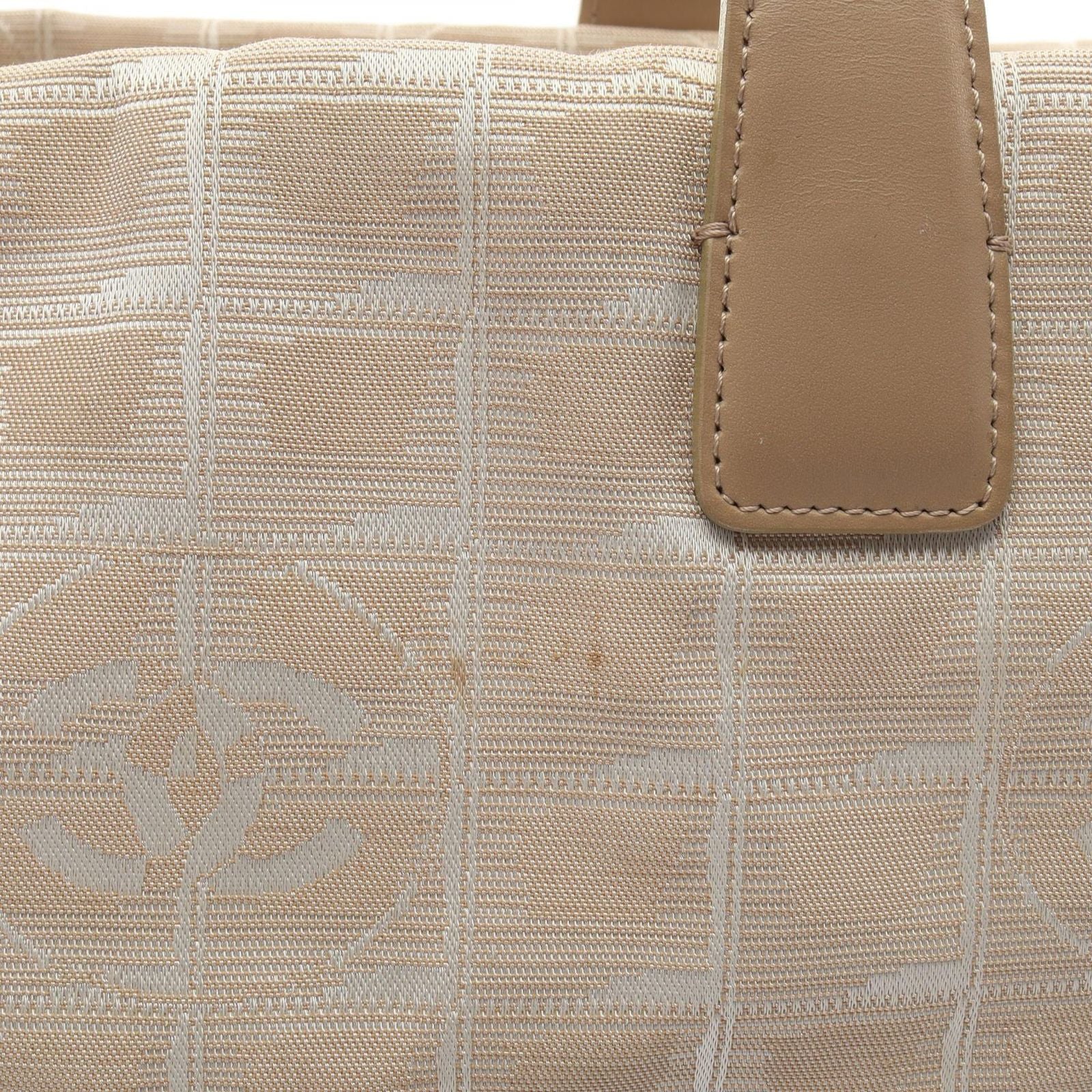Chanel Tote New Travel Line MM Beige Leather New MM — view 6