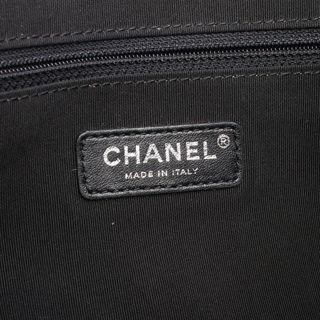 Chanel Shoulder Bag la Pausa Cruise Collection Black White Canvas Leather — view 4