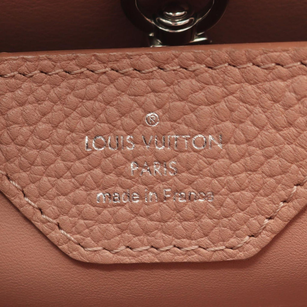 Louis Vuitton Handbag Capucines Magnolia Leather BB — view 4