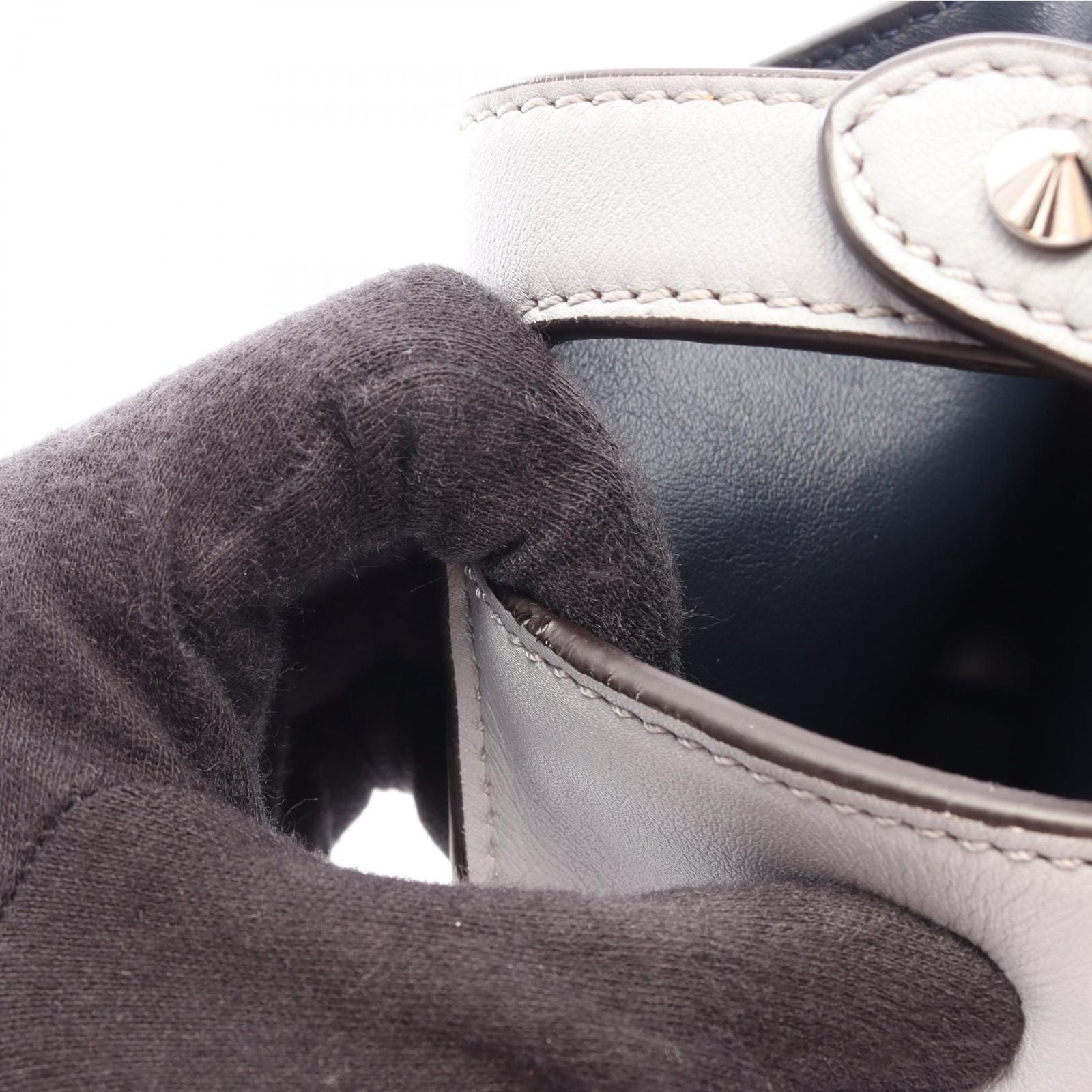 Fendi Handbag Peekaboo Essential 2-Way Light Gray — view 9