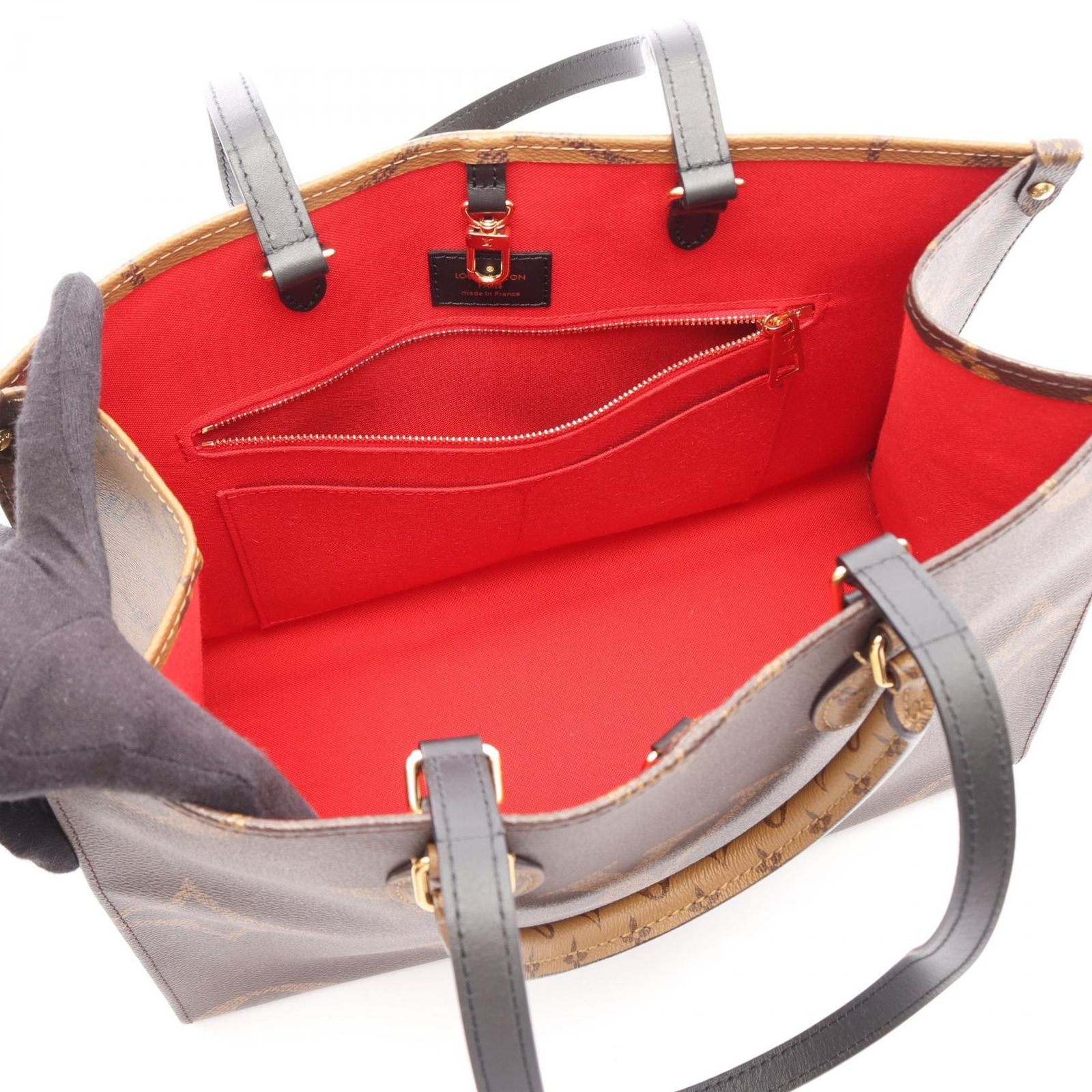 Louis Vuitton Tote On The Go MM Monogram Giant Reverse Canvas Leather — view 3