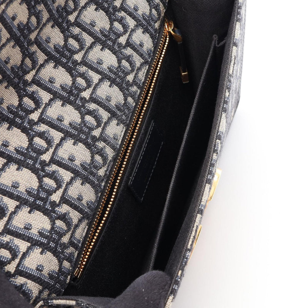 Dior Shoulder Bag 30 Montaigne Oblique Navy Ivory Canvas Leather — view 3
