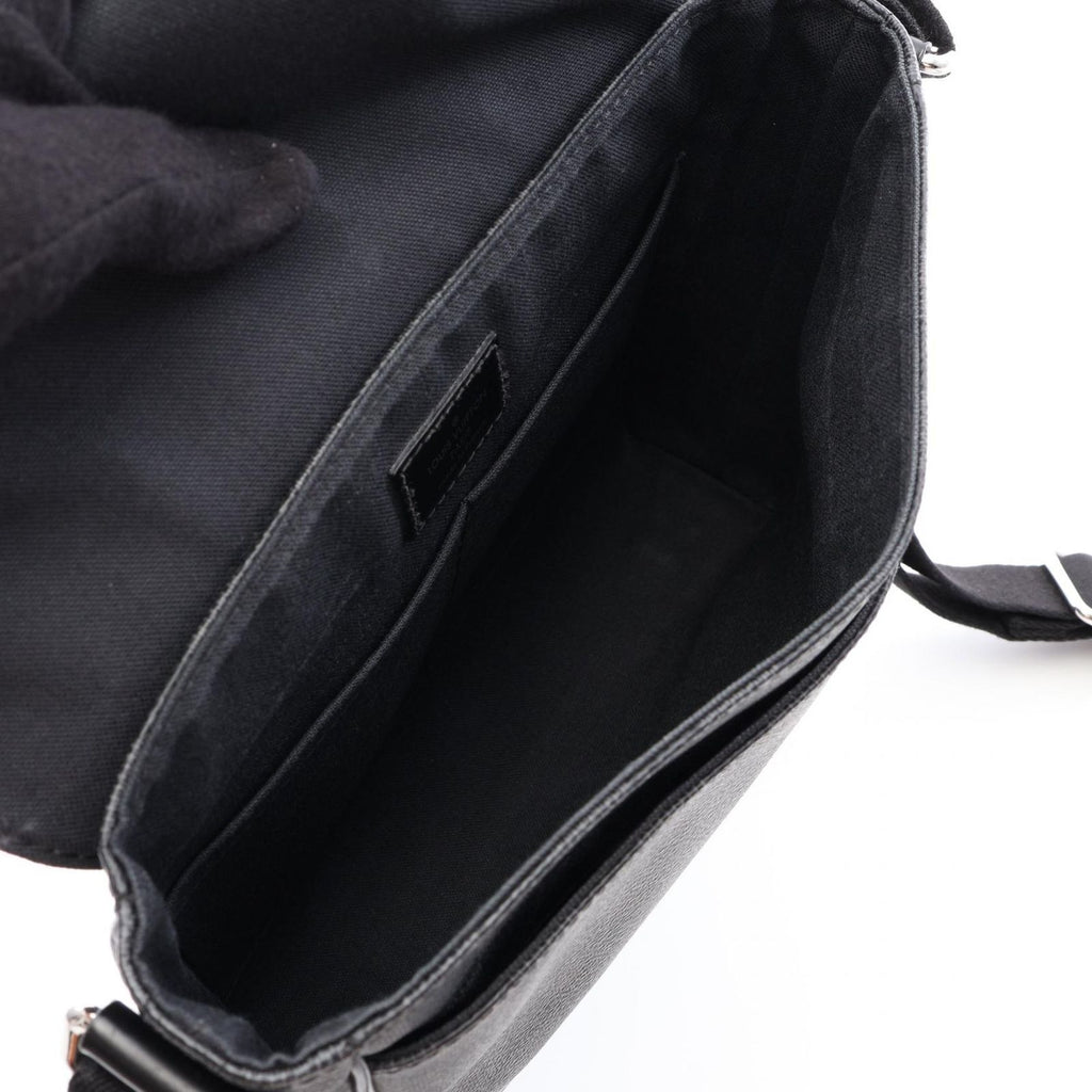 Louis Vuitton Shoulder Bag District PM Canvas Leather — view 3