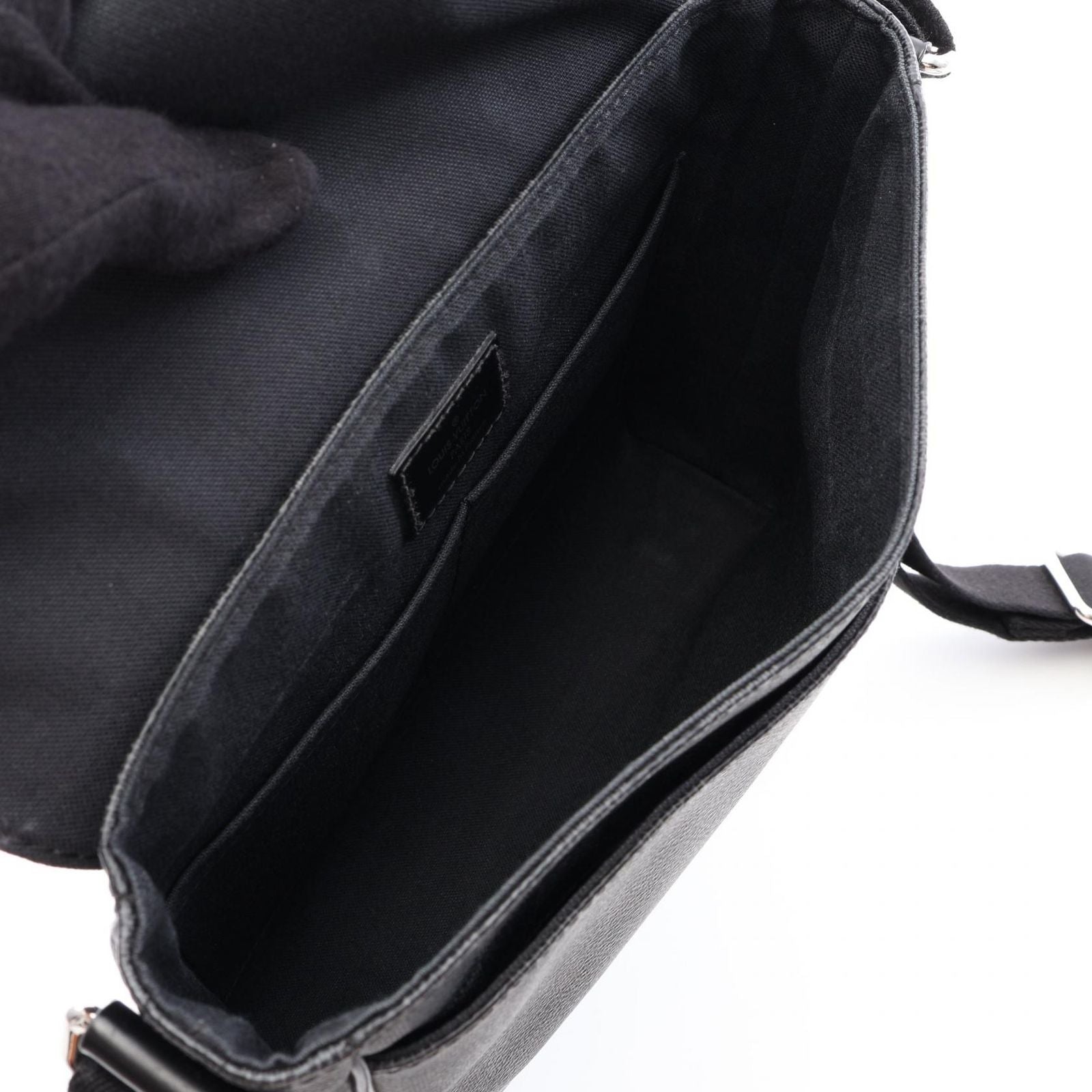 Louis Vuitton Shoulder Bag District PM Canvas Leather — view 3