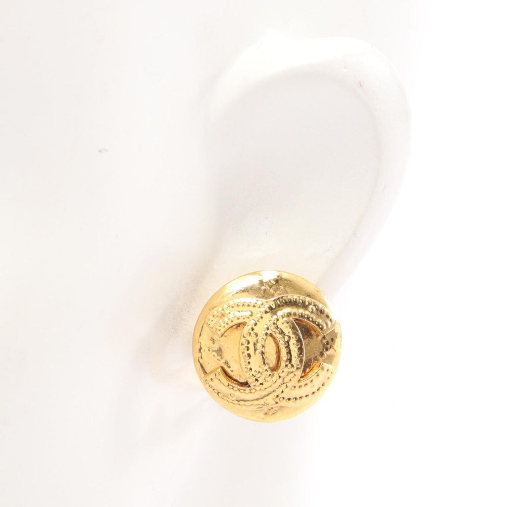 Chanel Earrings CC Logo — view 4