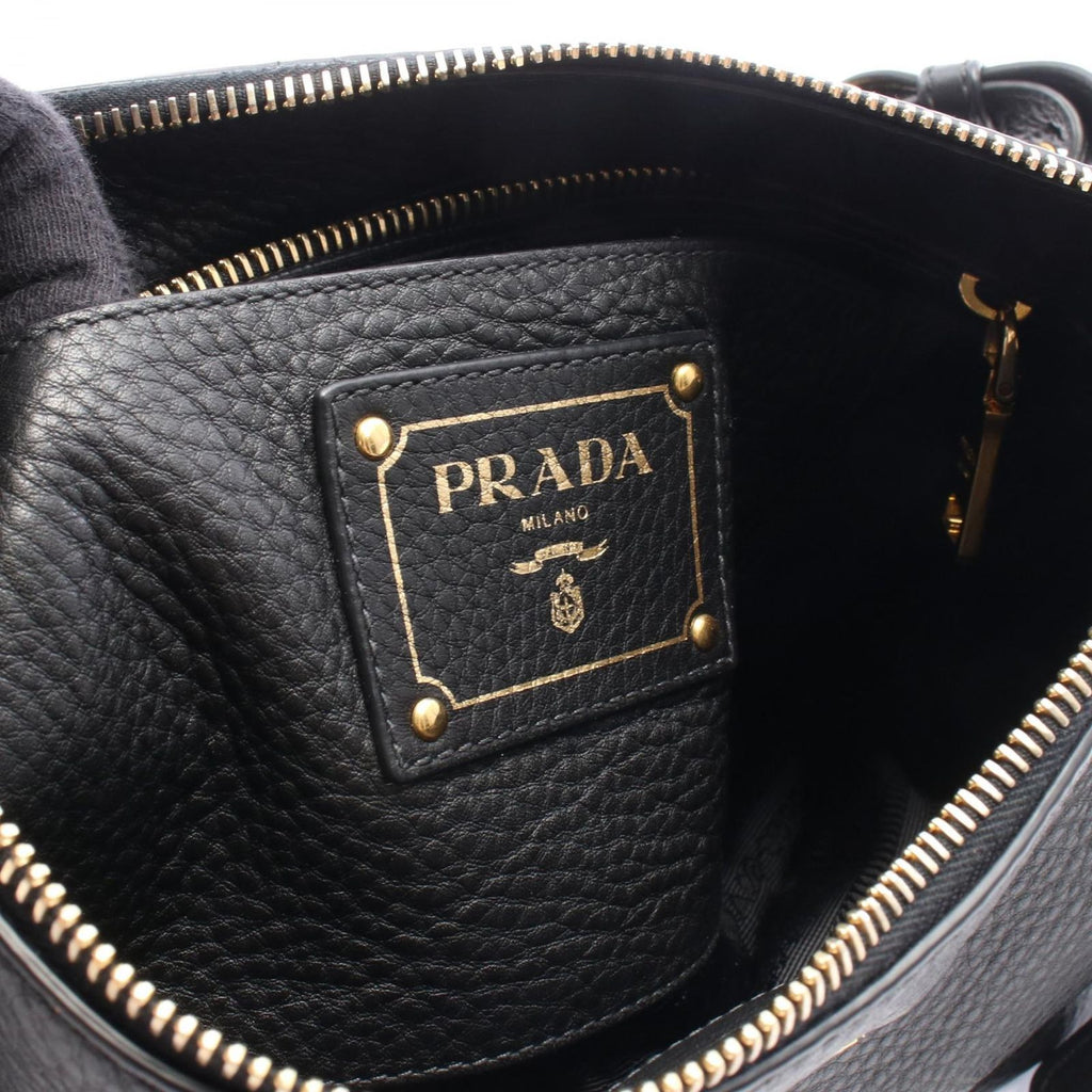 Prada Shoulder Bag Vitello Daino Black Leather Metal Logo — view 4
