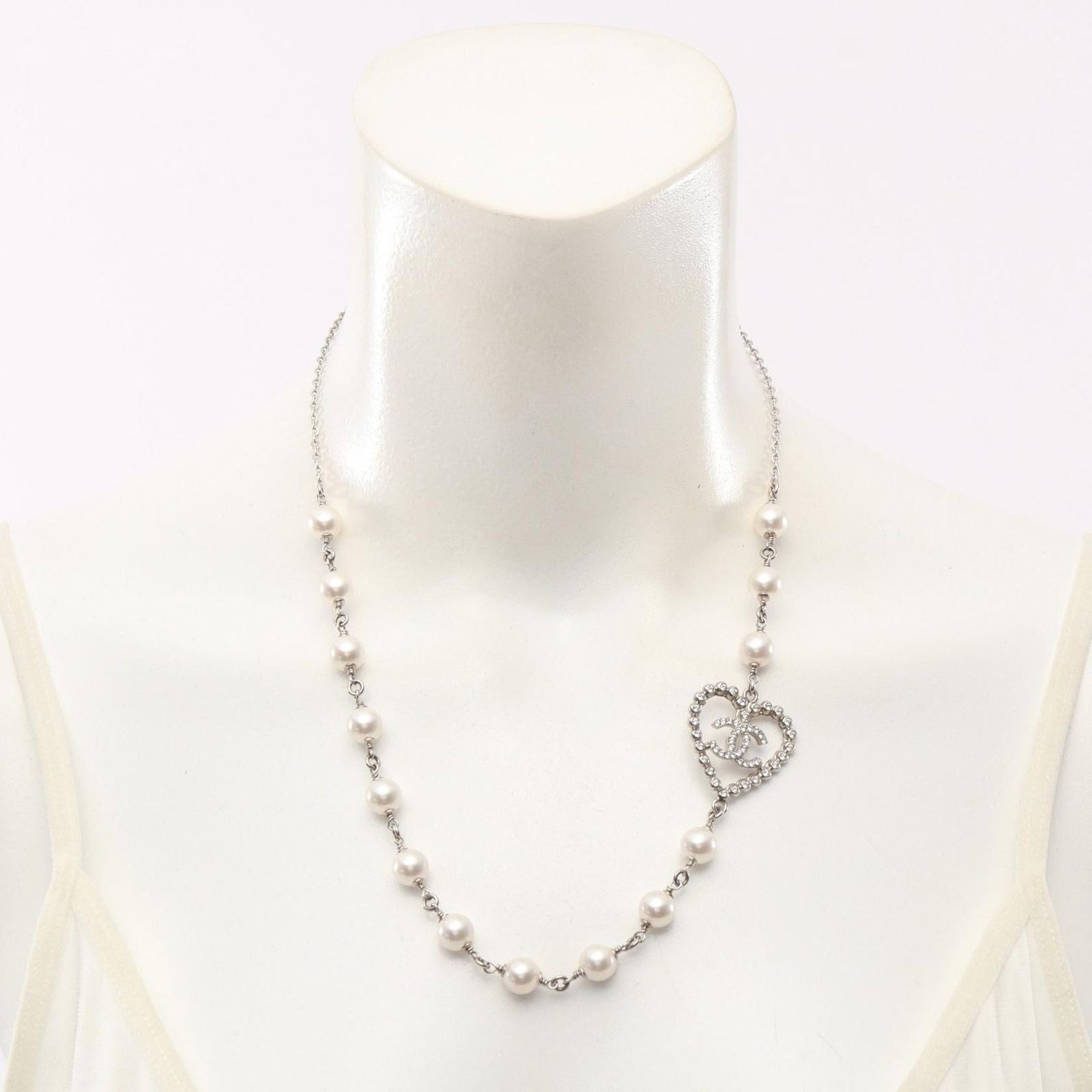 Chanel Necklace CC Logo — view 4
