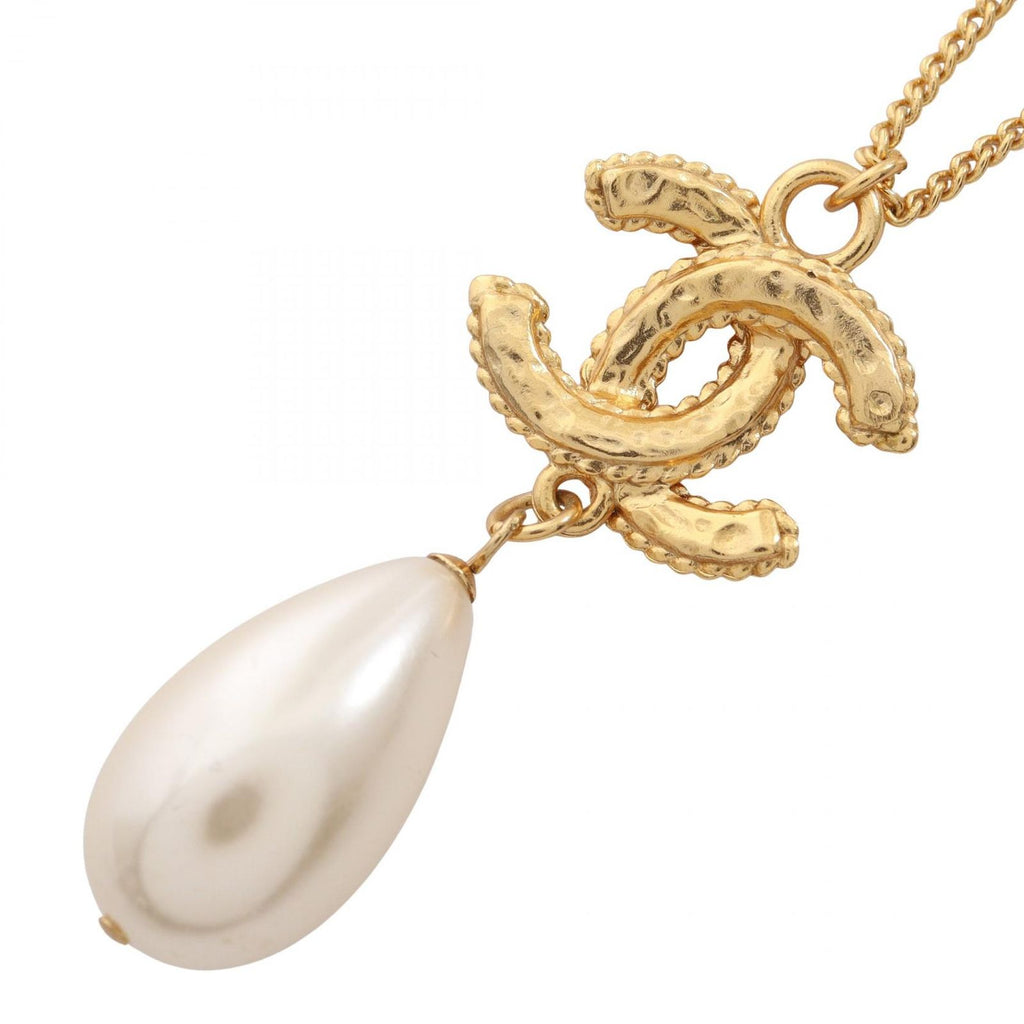 Chanel Necklace CC Logo — view 2