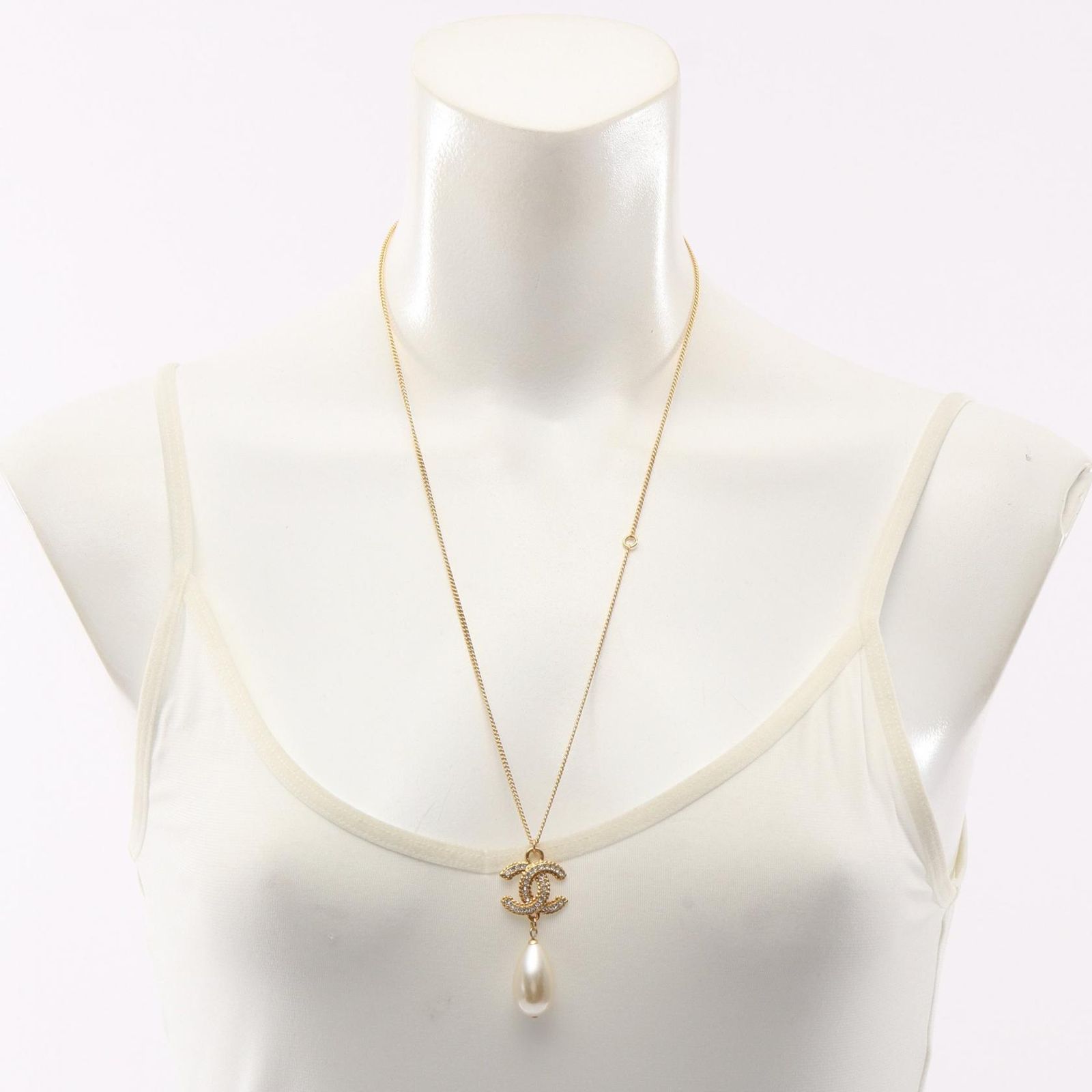 Chanel Necklace CC Logo — view 5