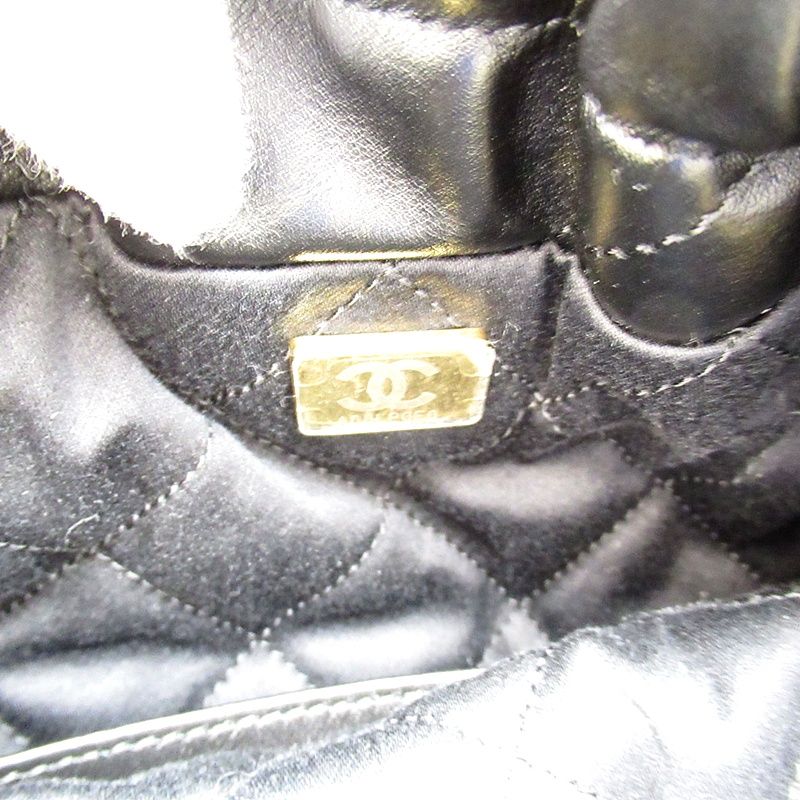 Chanel 22 Mini Handbag Calf Black — view 8