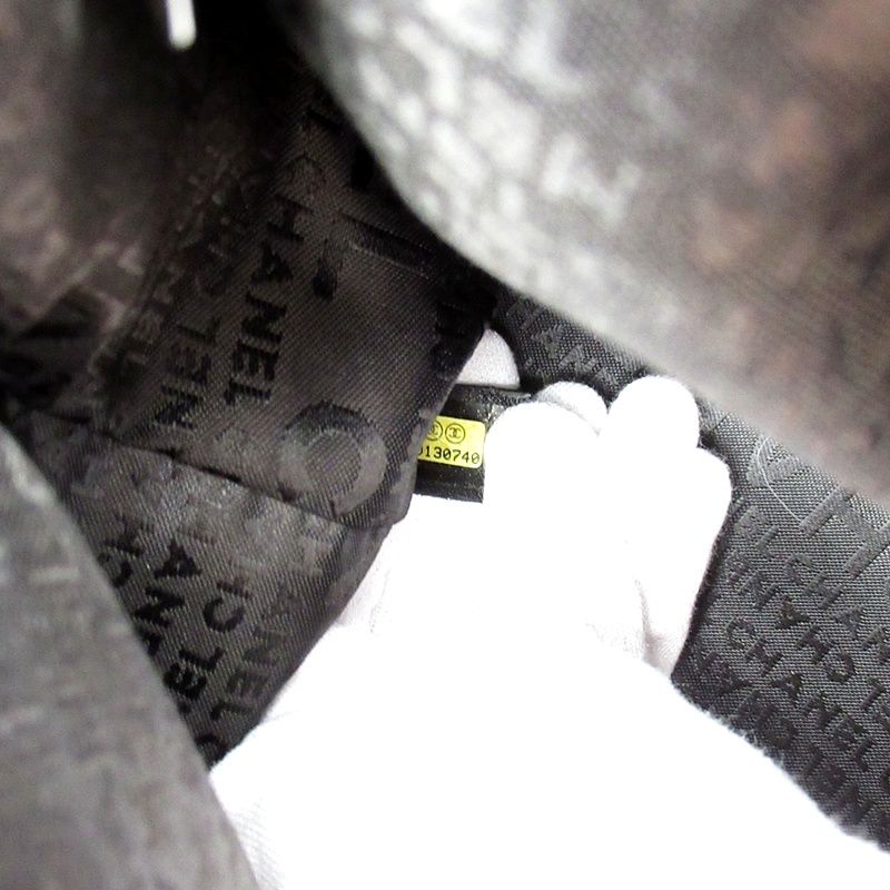 Chanel 2.55 Executive Small Tote Leather Black — view 8