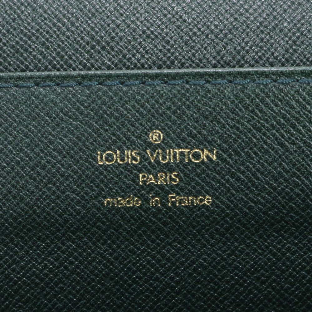Louis Vuitton Taiga Serviette Moskova Leather Business Document Tote — view 9
