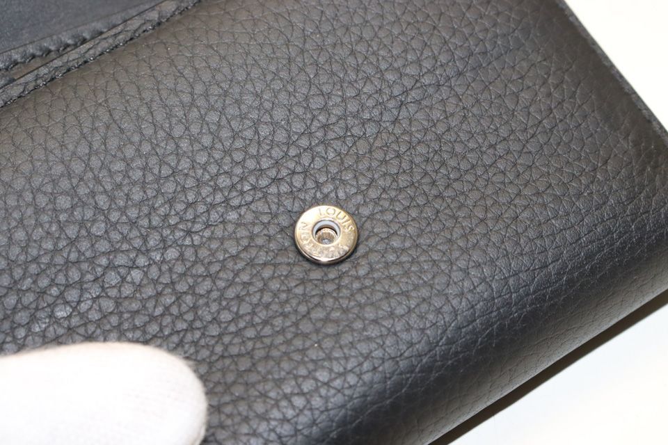 Louis Vuitton LV Aerogram Portefeuille Pilot Compact Leather Trifold Wallet — view 8