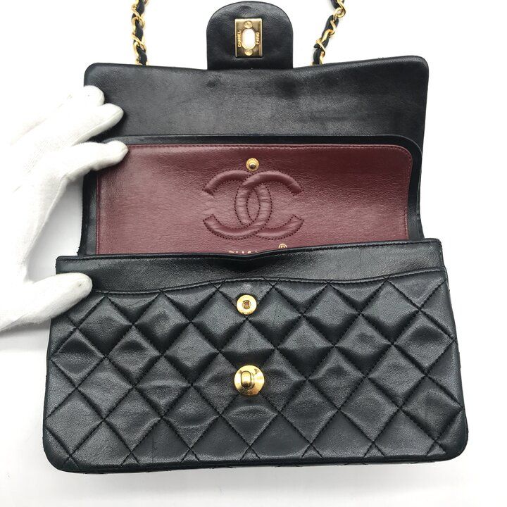 Chanel CC Logo Quilted Lambskin Turnlock Chain Shoulder Bag Black — view 5