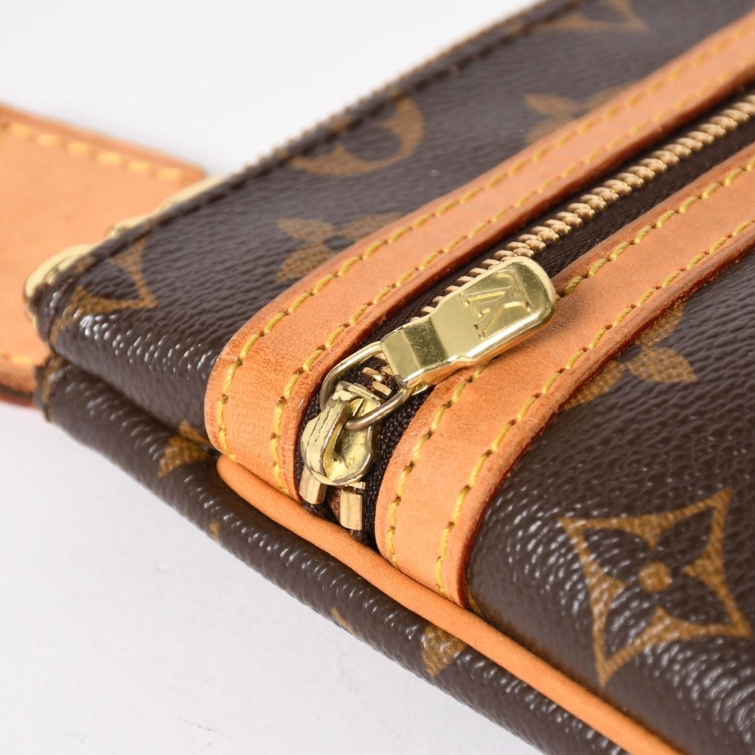 Louis Vuitton Pochette Bosphore Shoulder Bag Monogram Canvas Brown Gold — view 7