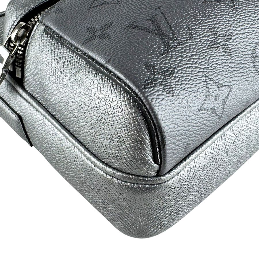Louis Vuitton Shoulder Bag Outdoor Messenger — view 9