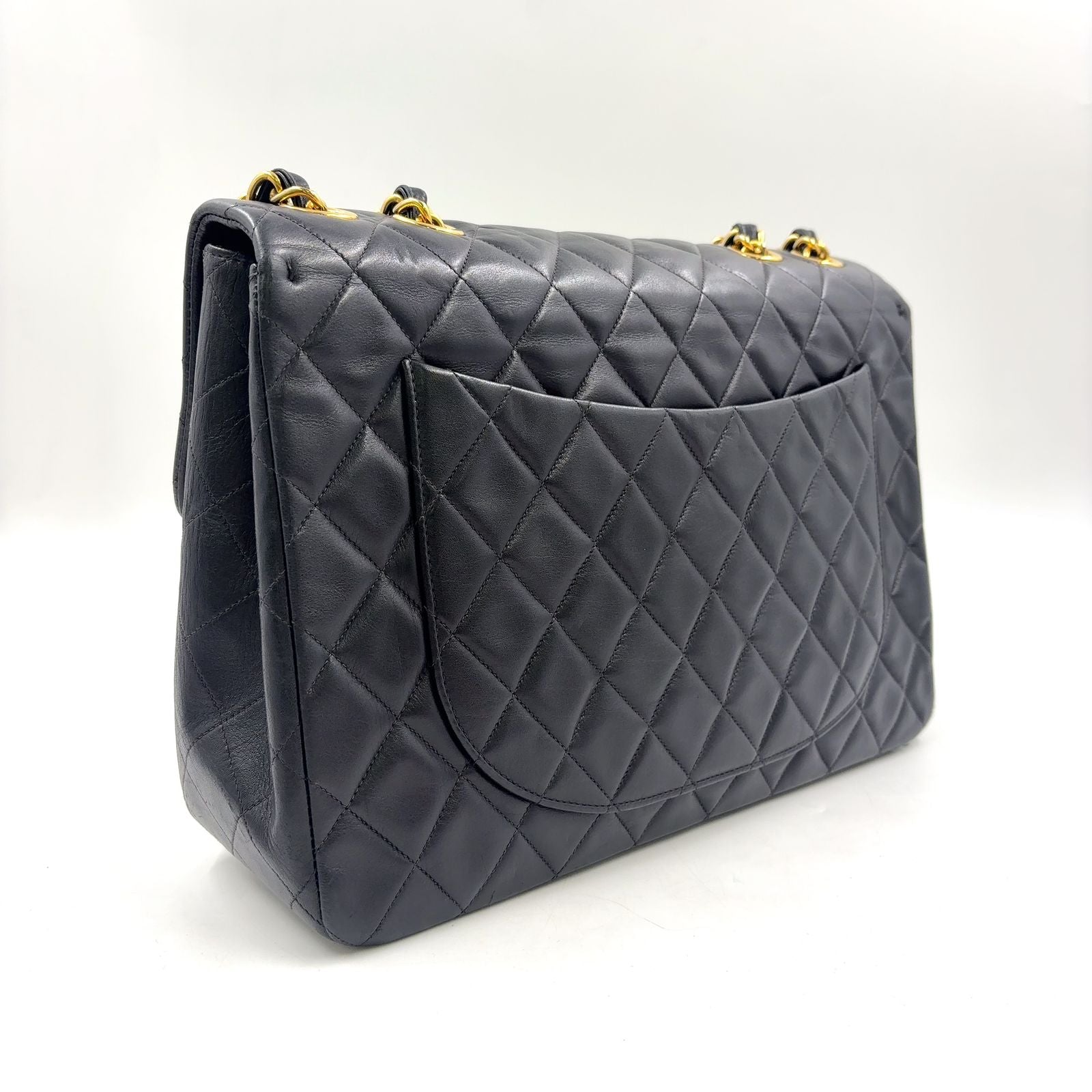 Chanel Maxi Quilted 34 Lambskin Black Chain Shoulder Bag Gold — view 2