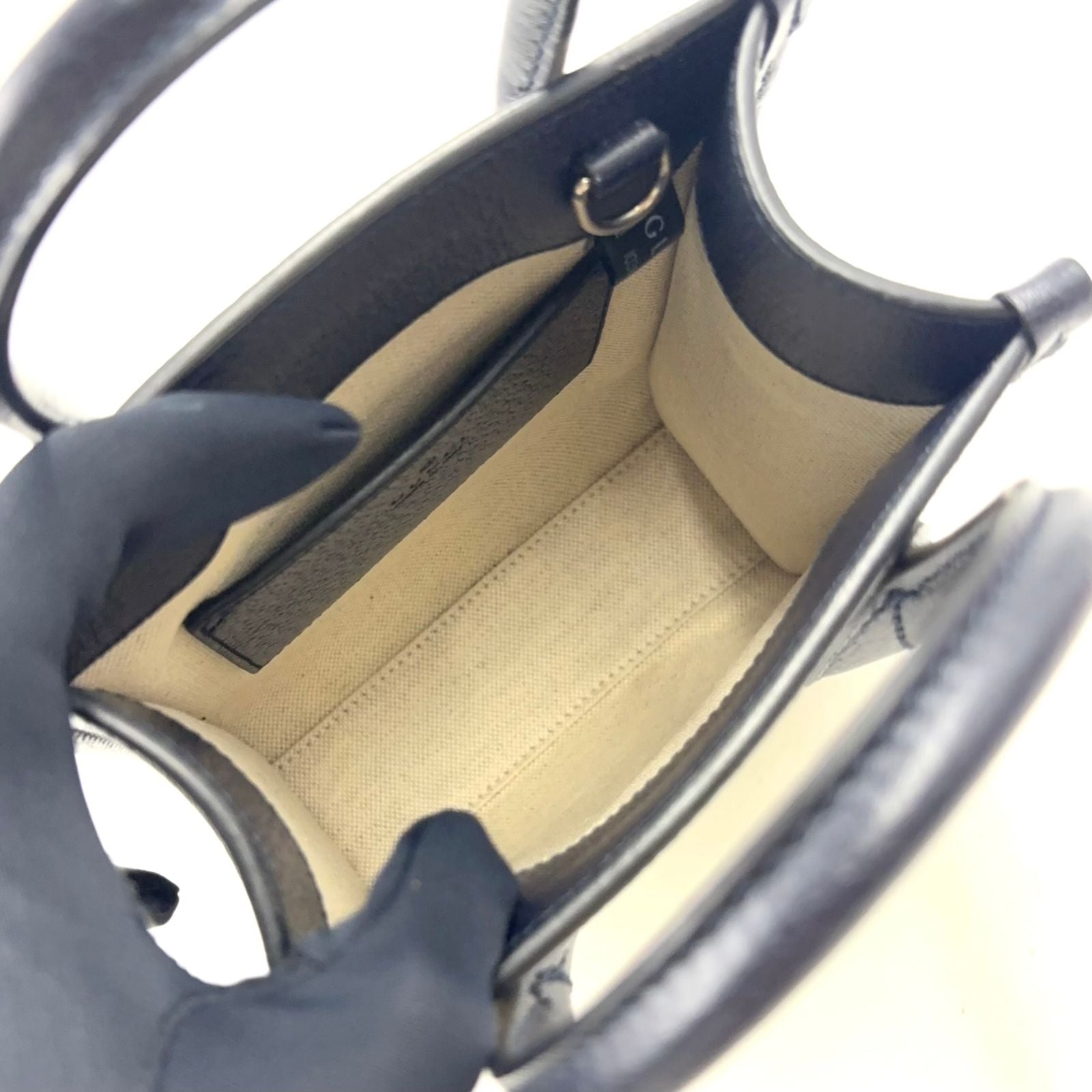 Gucci Interlocking 2-Way Leather Navy Beige Handbag Silver — view 3