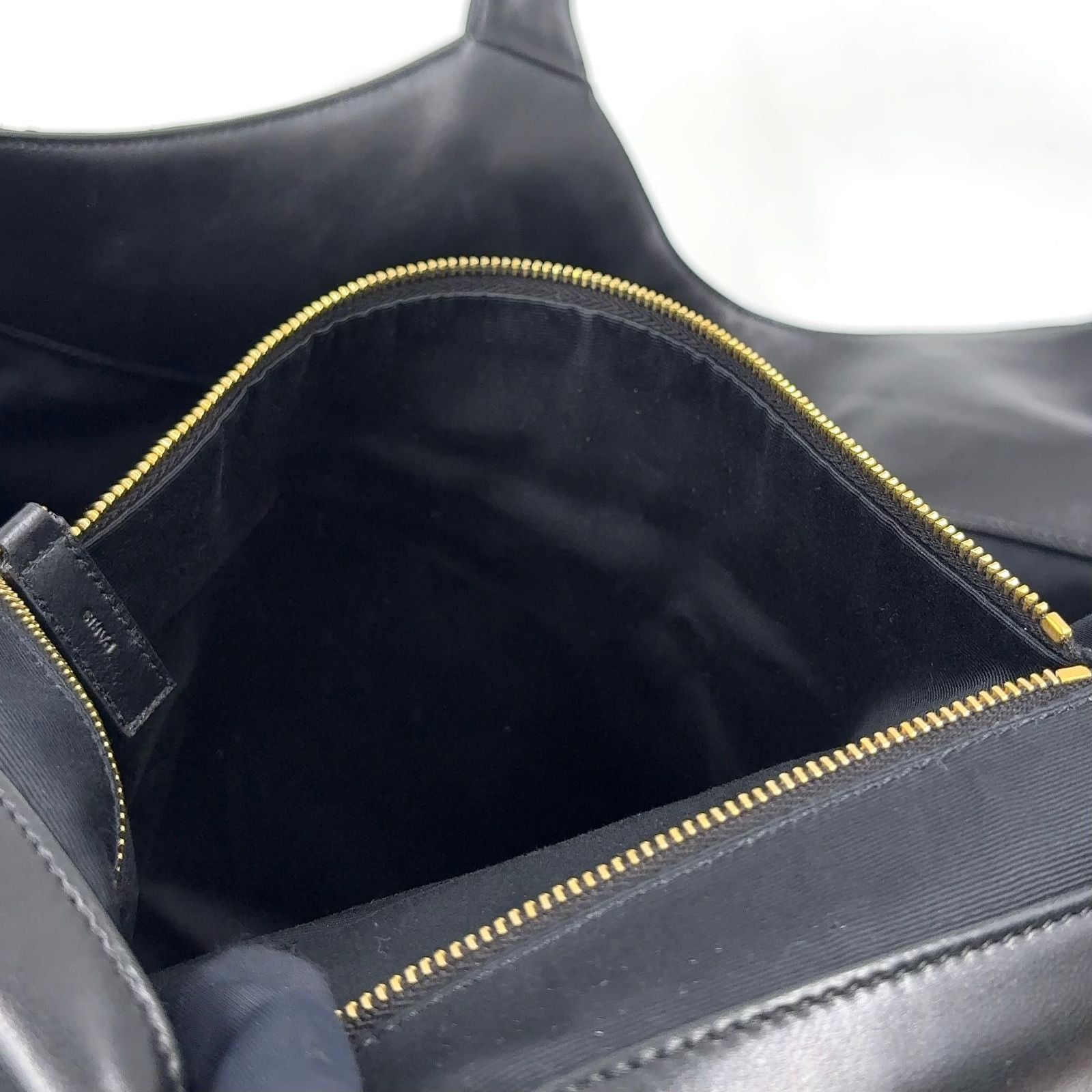 Saint Laurent Paris Icare Maxi Lambskin Black Tote Bag Gold — view 8