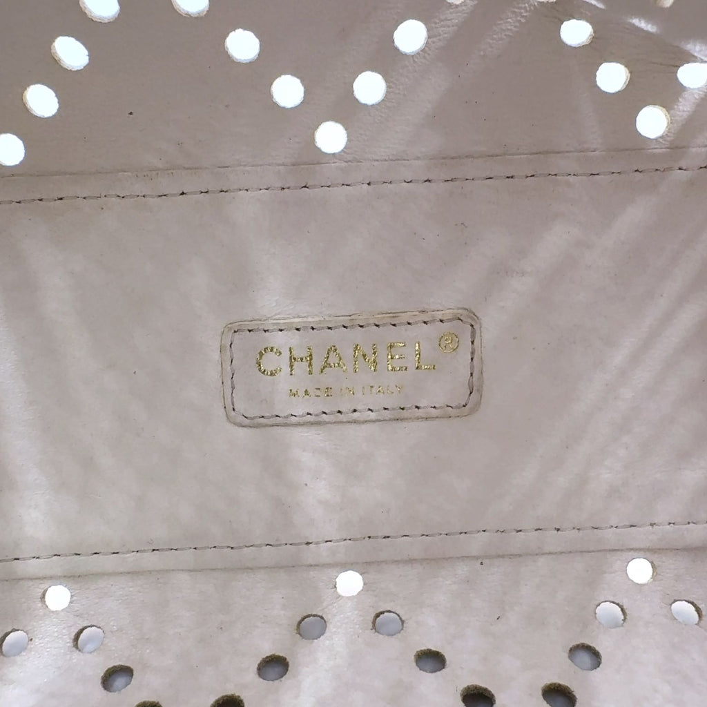 Chanel CC Logo Perforated Enamel Leather Beige Tote Bag Gold — view 4