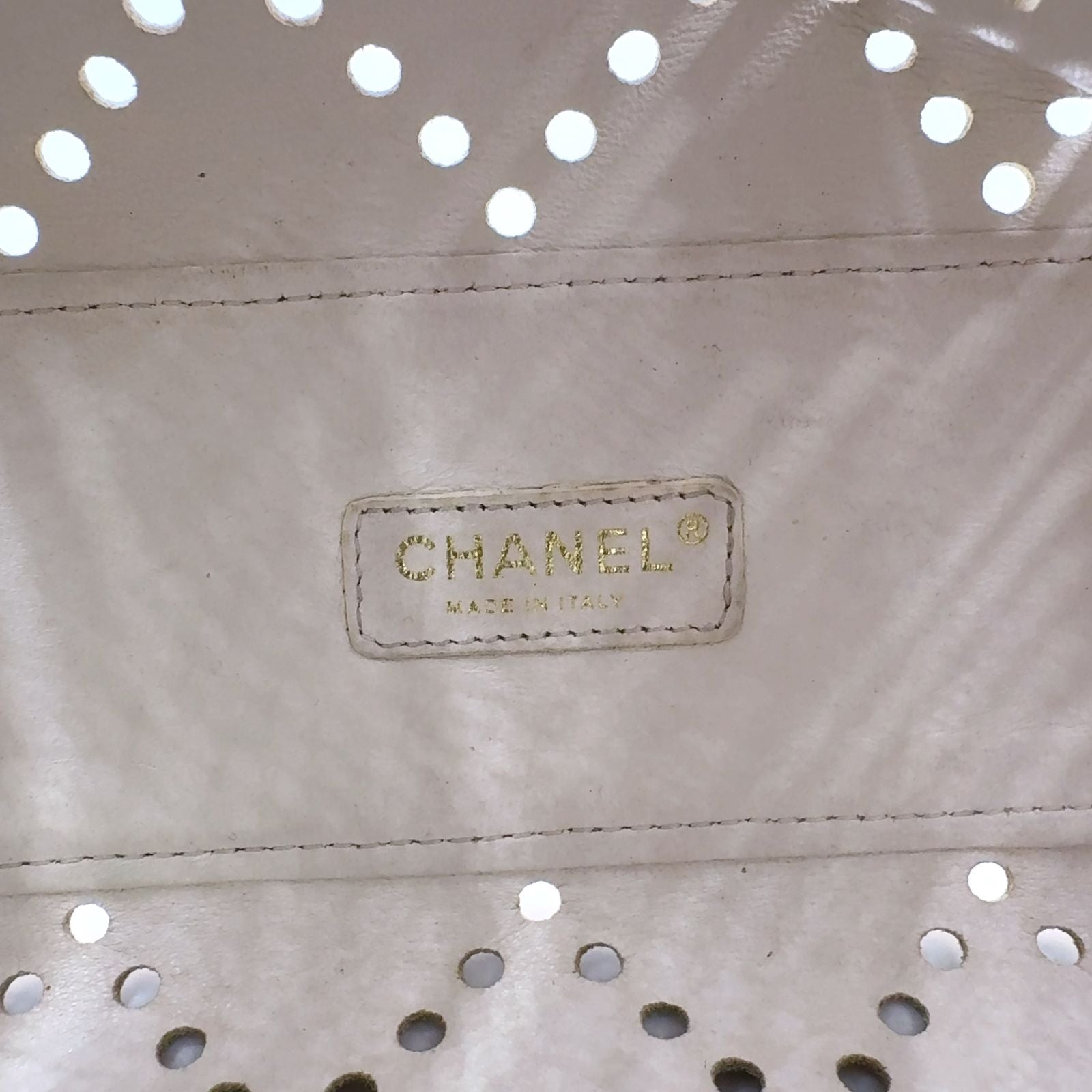 Chanel CC Logo Perforated Enamel Leather Beige Tote Bag Gold — view 4