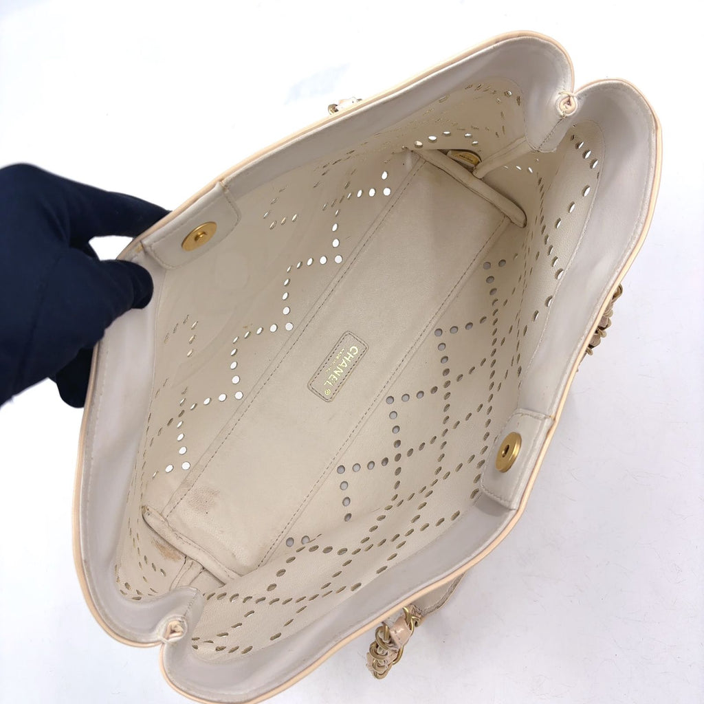Chanel CC Logo Perforated Enamel Leather Beige Tote Bag Gold — view 3