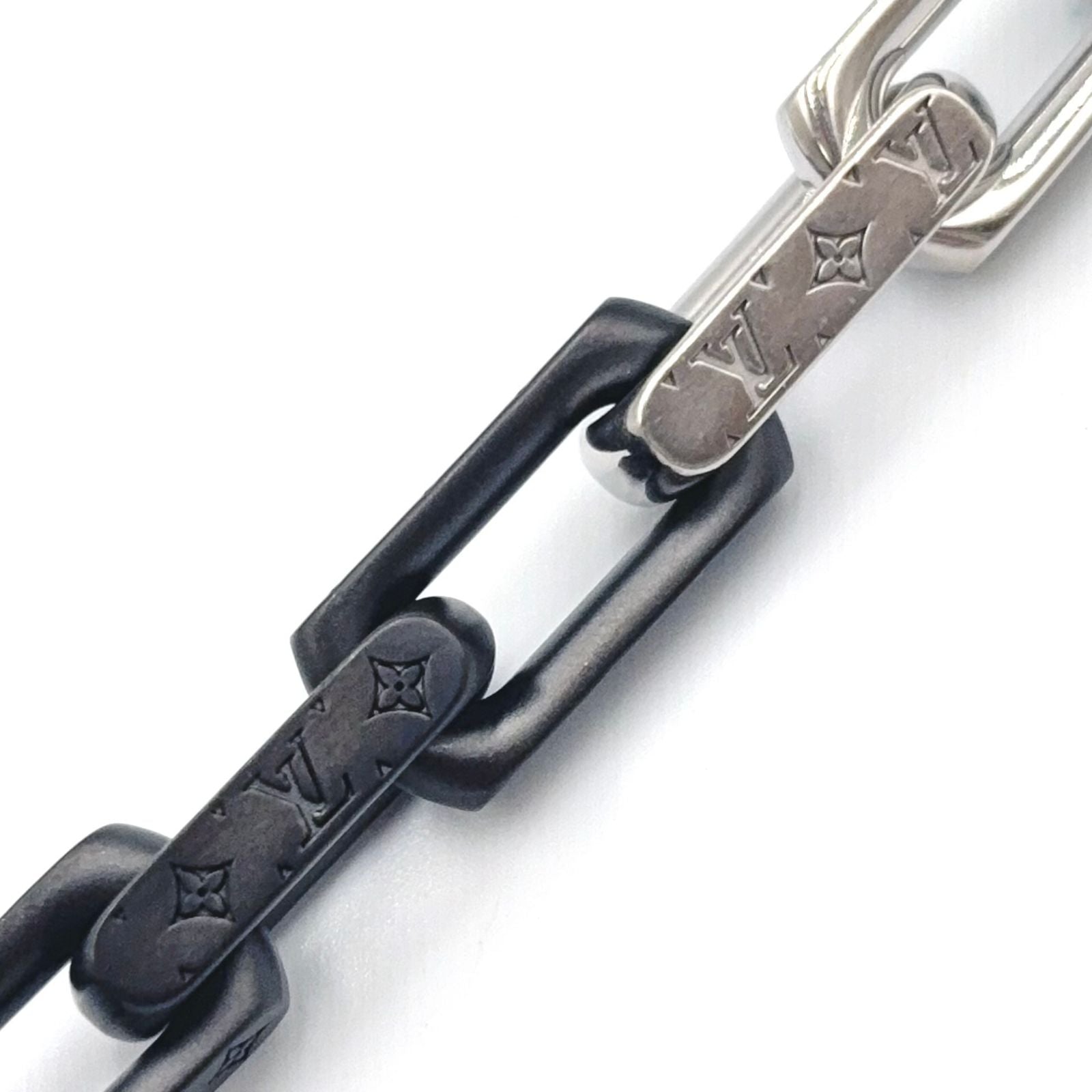 Louis Vuitton Collier Monogram Chain Metal Silver Black Necklace — view 4